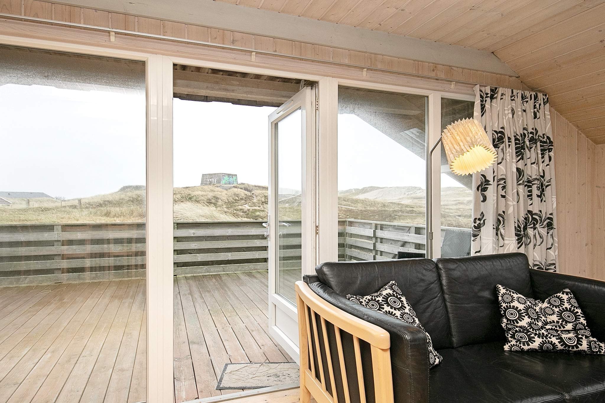 Heerlijk genieten van de zee in Lynderup - Binnen