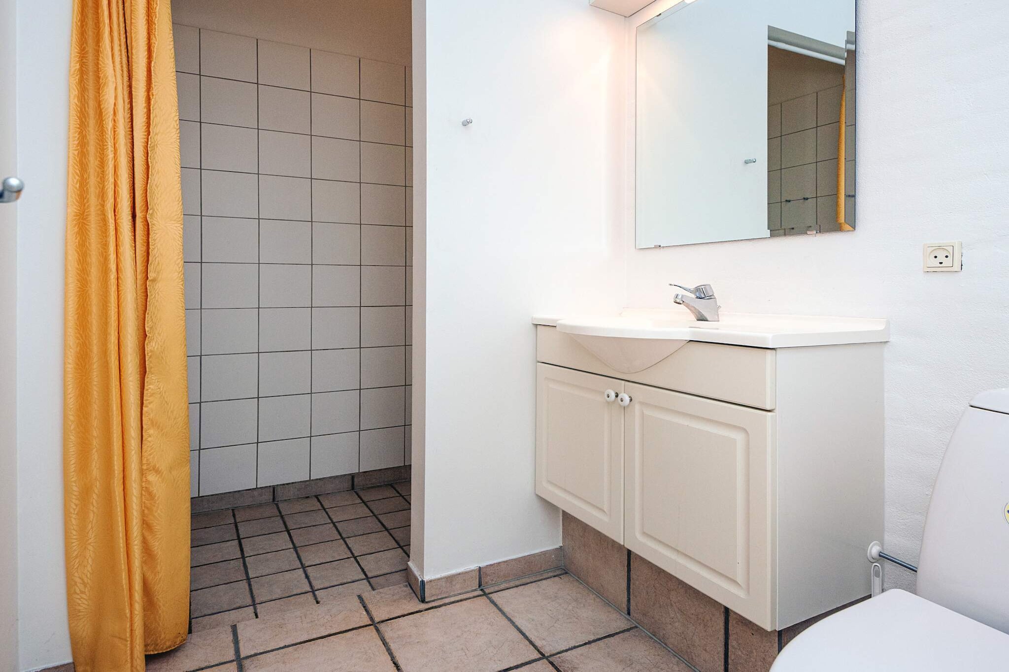 LØJT FERIECENTER-Binnen