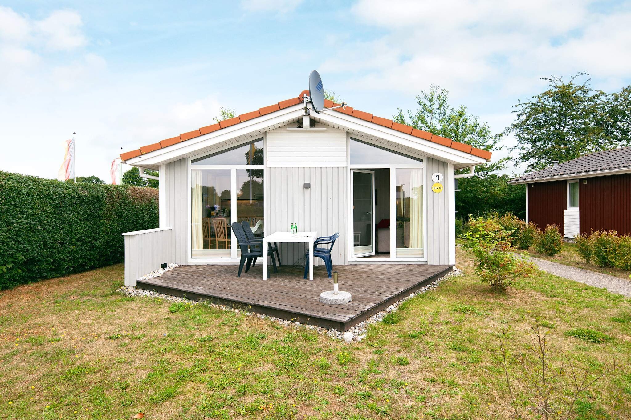 Internet Access DSL, Kitchen(cooker(electric), hood, coffee machine, dishwasher, fridge(+ freezer)), Living/bed room(TV(satellite, german television channels), DVD player, CD player, stereo unit, high chair), bedroom(double bed, cot), bedroom(single folding bed), bathroom(floor heating)(bathtub or shower, washbasin, toilet, washing machine), heating(central), terrace, garden