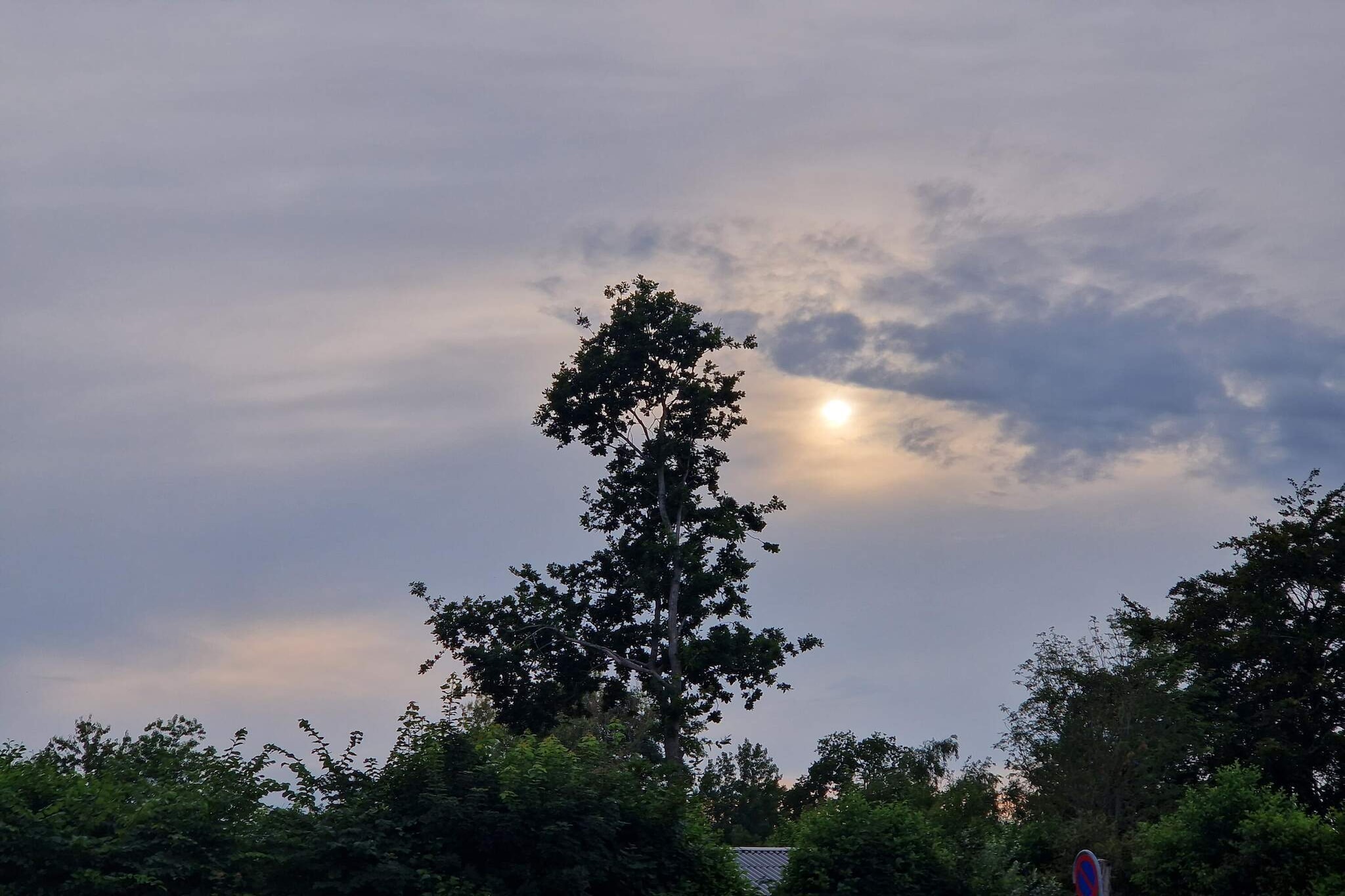 Internet Access DSL, open kitchen(cooker(electric), hood, coffee machine, microwave, dishwasher, fridge-freezer, tumble dryer, washing machine), Living/bed room(single folding bed, TV(satellite, german television channels, danish TV channels (DR1 and TV2)), DVD player, CD player, stereo unit, high chair), bedroom(double bed, 2x bunk bed, cot), bedroom(2x single bed), bedroom(4x bunk bed), bathroom(floor heating)(bathtub or shower, washbasin, toilet), bathroom(floor heating)(bathtub or shower, toilet), game computer, sauna(indoor, heated), heating(electric), terrace(roofed, 105 m2), garden, swimming pool(indoor), play equipment, table football, air to air heatpump