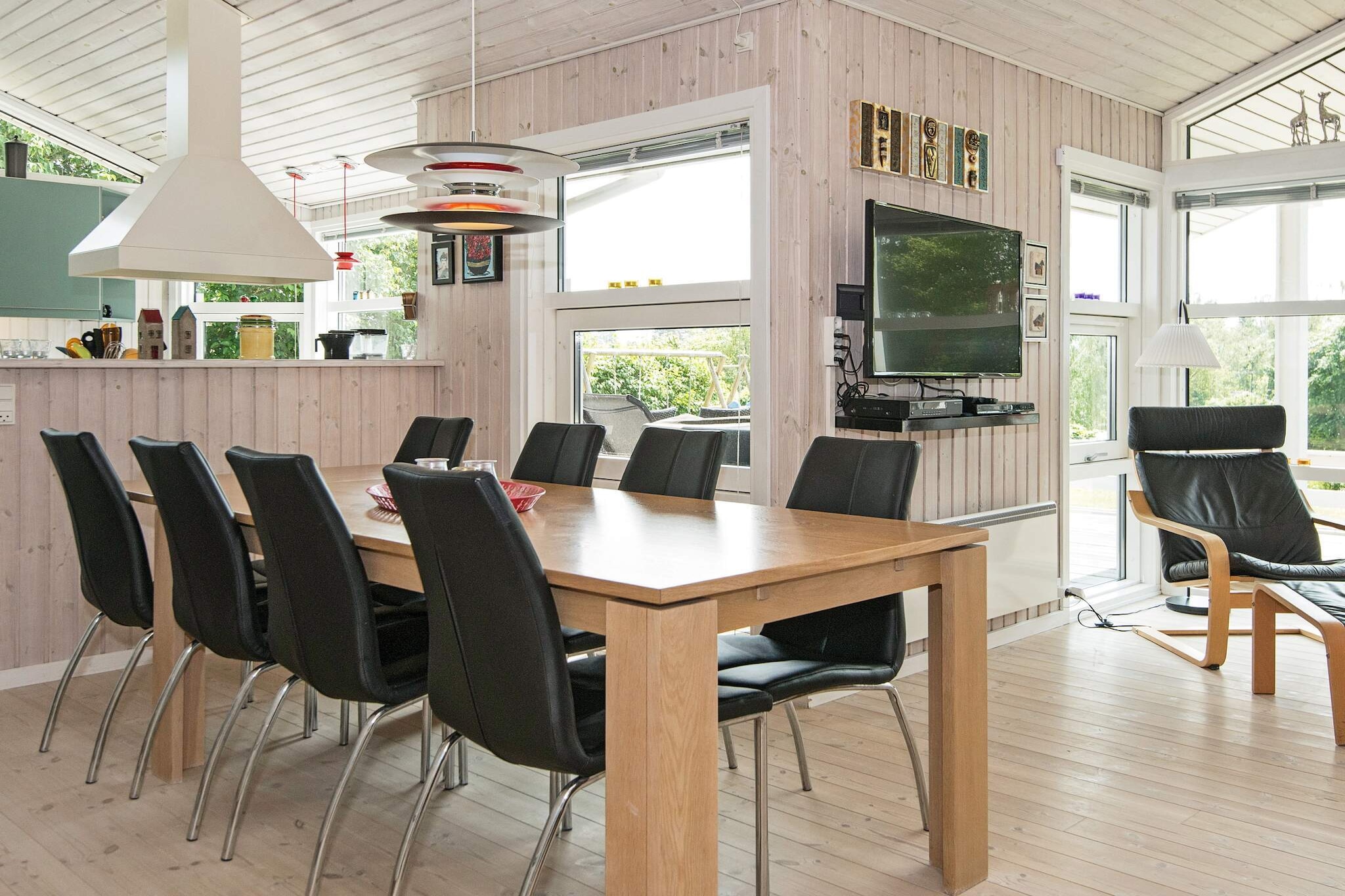 Heerlijk genieten van het strand in Lyngsbaek - Binnen