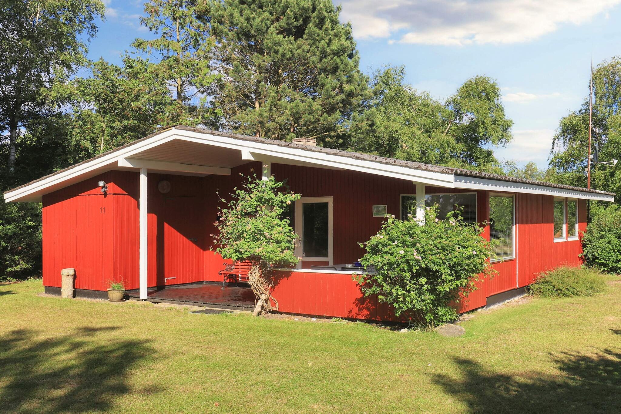 Holiday cottage approx. 200 m from shops and within walking distance to the centre of town. No letting to youth groups.A refundable deposit might be charged closer to your check-in date. TheÂ securityÂ depositÂ ensuresÂ aÂ smoothÂ stayÂ andÂ coversÂ any additionalÂ servicesÂ orÂ consumptionÂ charges.ThisÂ depositÂ coversÂ utilitiesÂ consumedÂ duringÂ yourÂ stay andÂ anyÂ additionalÂ servicesÂ thatÂ mayÂ beÂ taken.TheÂ finalÂ amountÂ willÂ beÂ adjustedÂ basedÂ onÂ actualÂ meter readings,Â actualÂ usageÂ ofÂ extraÂ services,Â andÂ anyÂ remaining balanceÂ willÂ beÂ refundedÂ withinÂ 21Â daysÂ afterÂ checkout.ThisÂ depositÂ simplyÂ actsÂ asÂ aÂ prepaymentÂ forÂ chargesÂ that Â youÂ wouldÂ anywaysÂ payÂ for,Â ensuringÂ aÂ seamlessÂ stayÂ and check-outÂ experience.