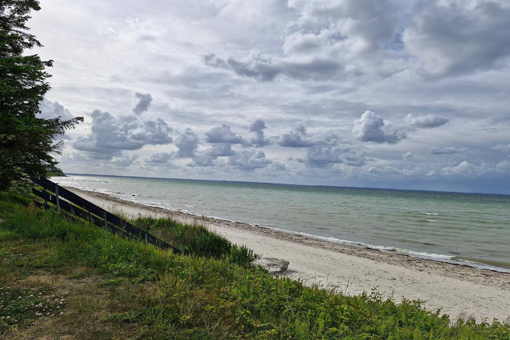 Luxe zwembadresort in Nordborg - Waterzicht