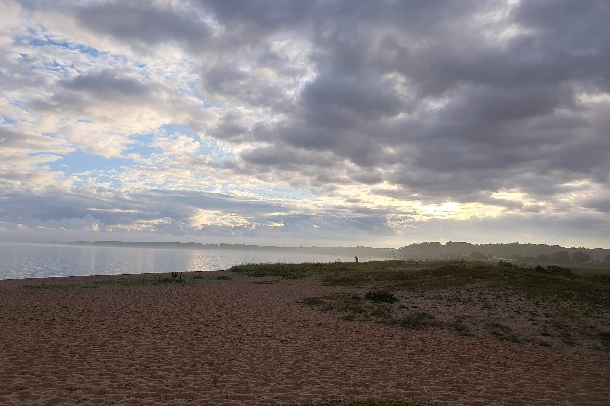 Licht familiehuis bij Kelstrup Strand-Waterzicht