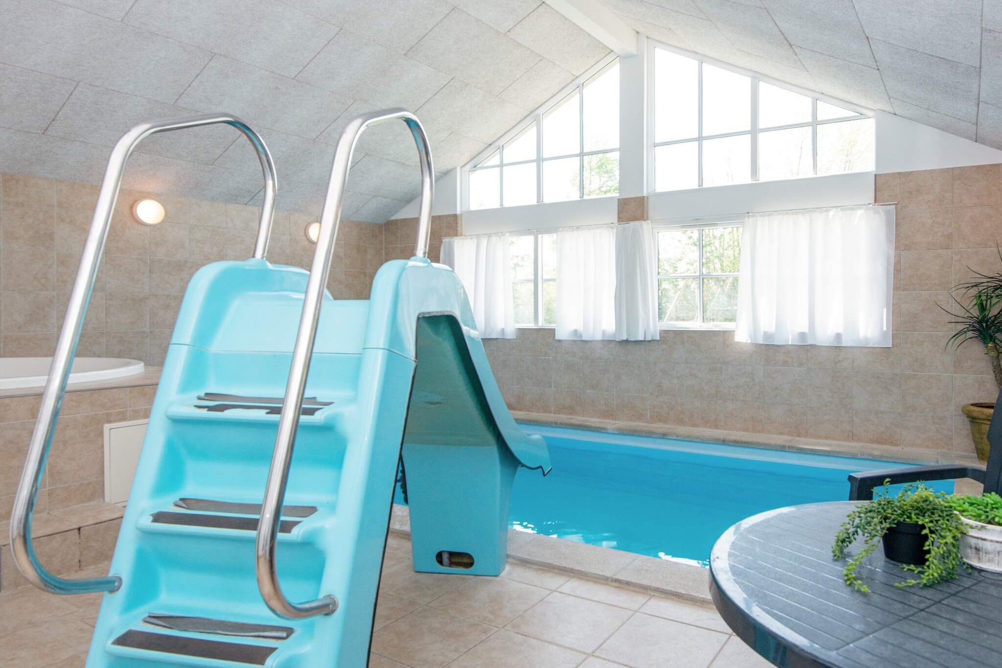 Luxurioses Strandhaus mit Pool - Schwimmbad
