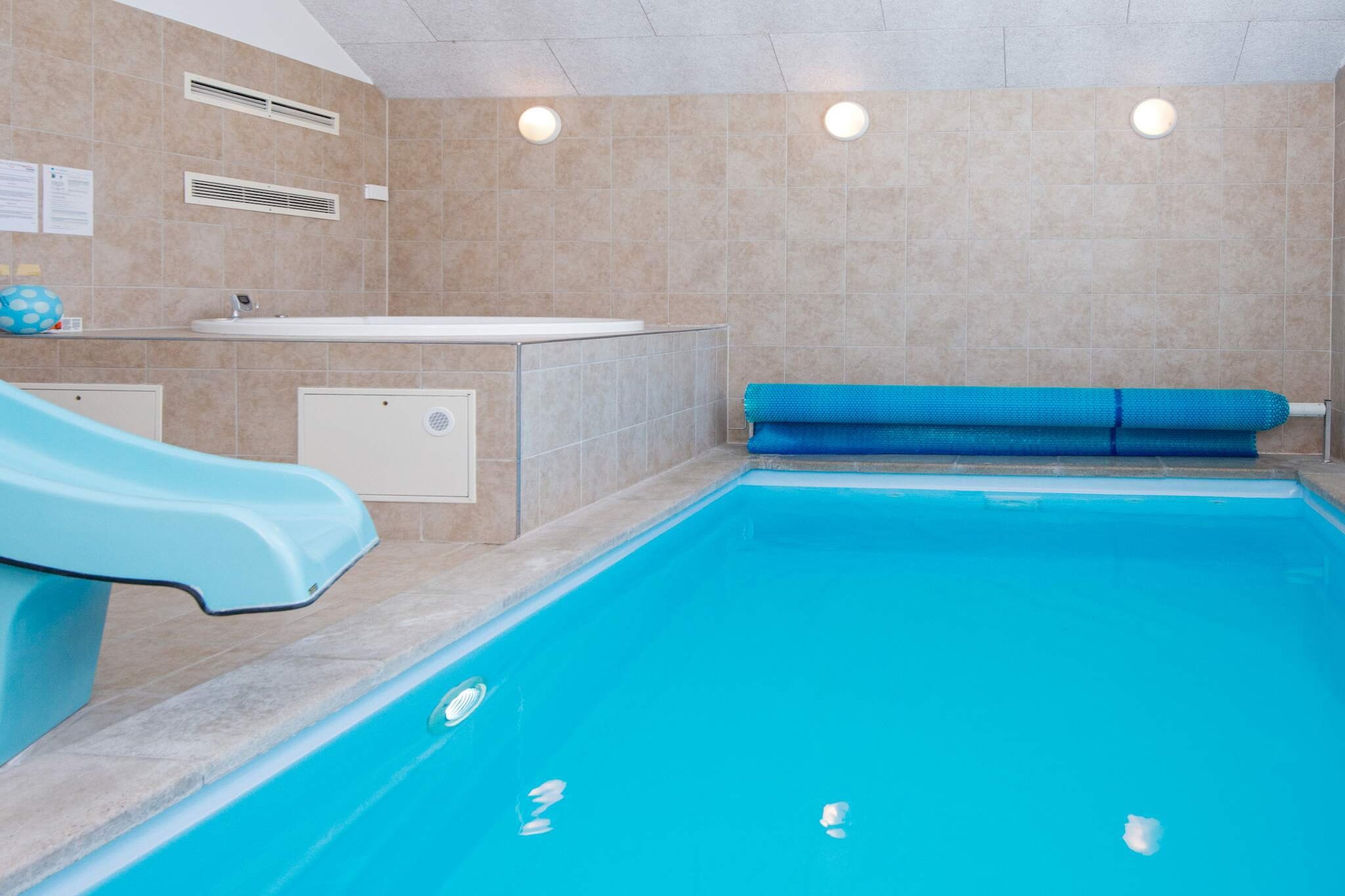 Luxurioses Strandhaus mit Pool - Schwimmbad