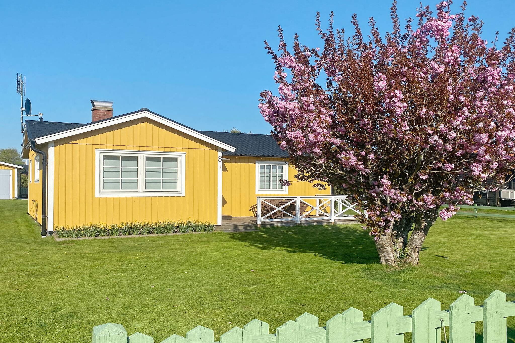 Only 450 m away from the beautiful sandy beach you will find this lovely summer paradise with a cozy wood burning stove, two patios and a large garden. Located in the south part of Varberg municipality, in BjÃ¶rkÃ¤ng and is only 300 m away from the closest shop and restaurant The holiday home is the perfect setting for families with children, there is a playground not far away and the garden in enclosed. The holiday home has two bedrooms with a cot in one of them, and if it gets cold you can all gather around the warm cozy wood burning stove. There is only 7km to TvÃ¥Ã¥ker and 13km to Varberg, where you can find everything you would like, both cultural like the fort of Varberg and the many restaurants and nightlife of the city. Why donâ€™t you visit the play land in Himle only 7km away from BjÃ¶rkÃ¤ng, and when you are on it you can take the opportunity to take a detour through the old TrÃ¤sklÃ¶vlÃ¤ge with its fine old wooden church and fresh fish. Northwest of Varberg lies GetterÃ¶n with one of the best bird premises with exhibition, shop and cafÃ© with an amazing view over the surrounding area. If you want to go and shop you can take a trip to Ullared which is approximately 33km away and shop in the famous Ge-kÃ¥s or other shops which has large selections of goods. It is not permitted to charge electric cars from the cabin.