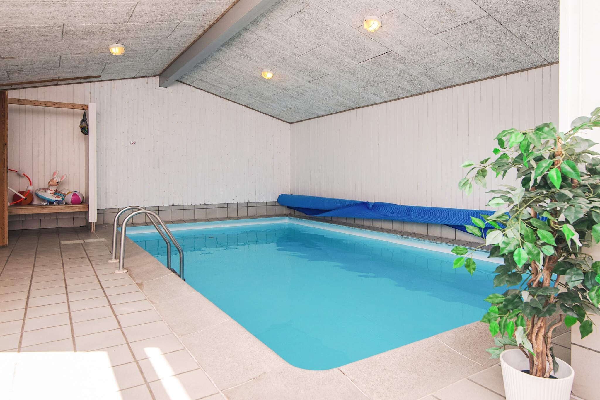 6 persoons vakantie huis in Knebel-By Traum-Zwembad
