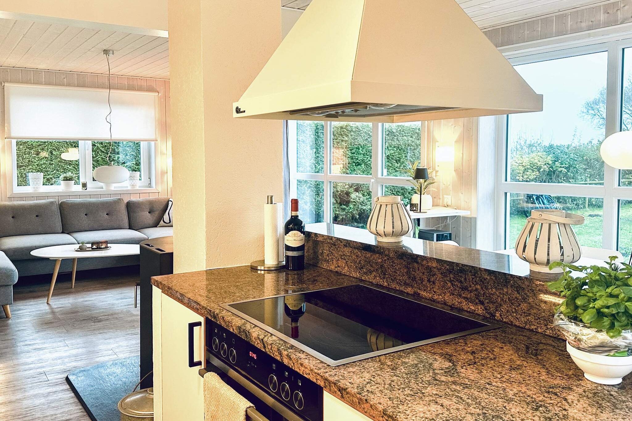 MERKUR 70+48 LOGGIA SW 2.R. - Indoor