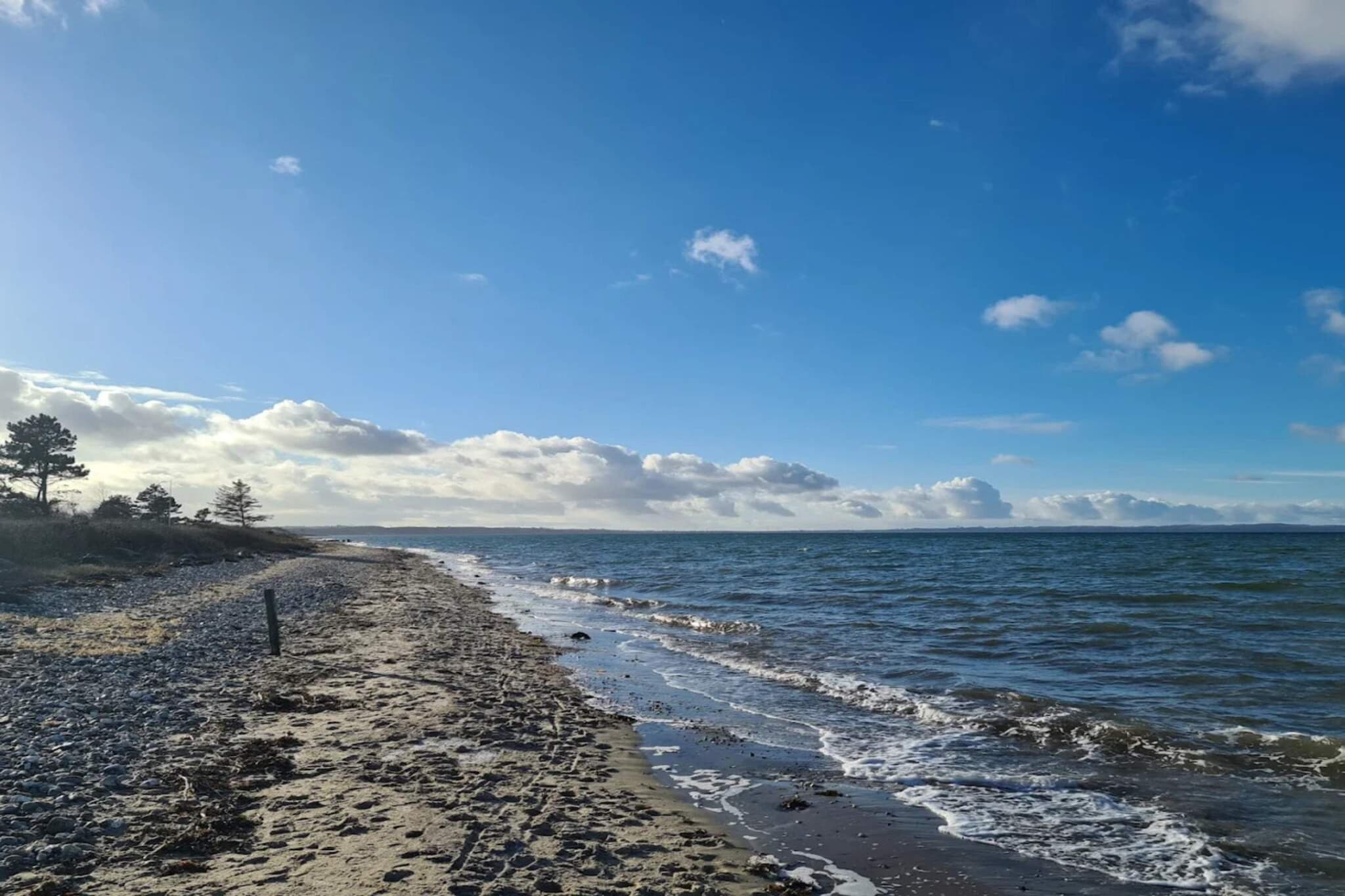 Luxe villa met zwembad aan zee - Waterzicht