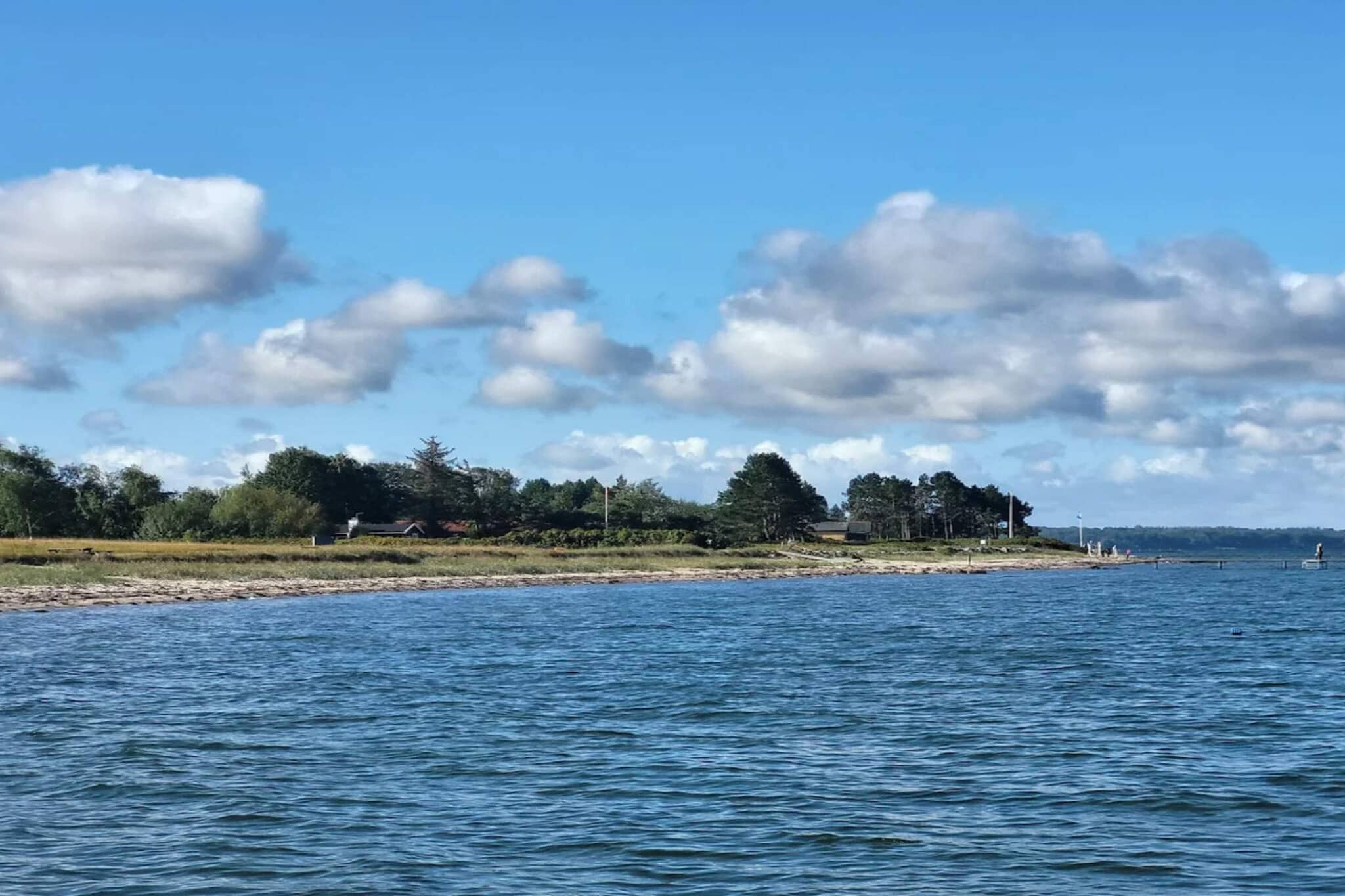 Luxe villa met zwembad aan zee - Waterzicht