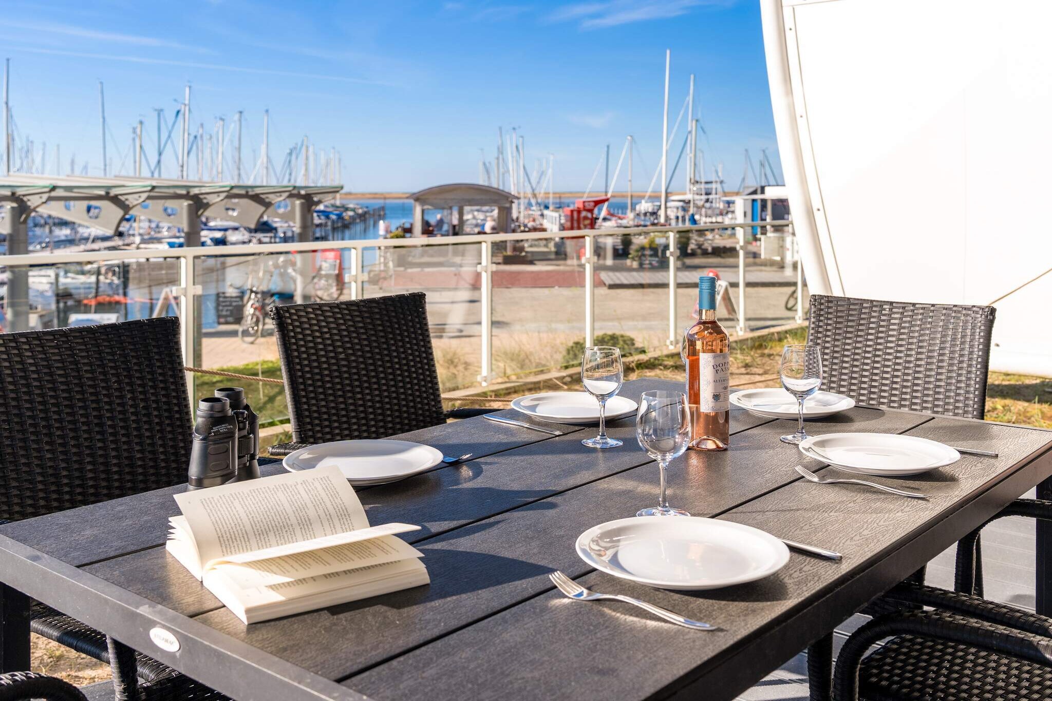 Villa aan de promenade met exclusieve uitstraling - Waterzicht
