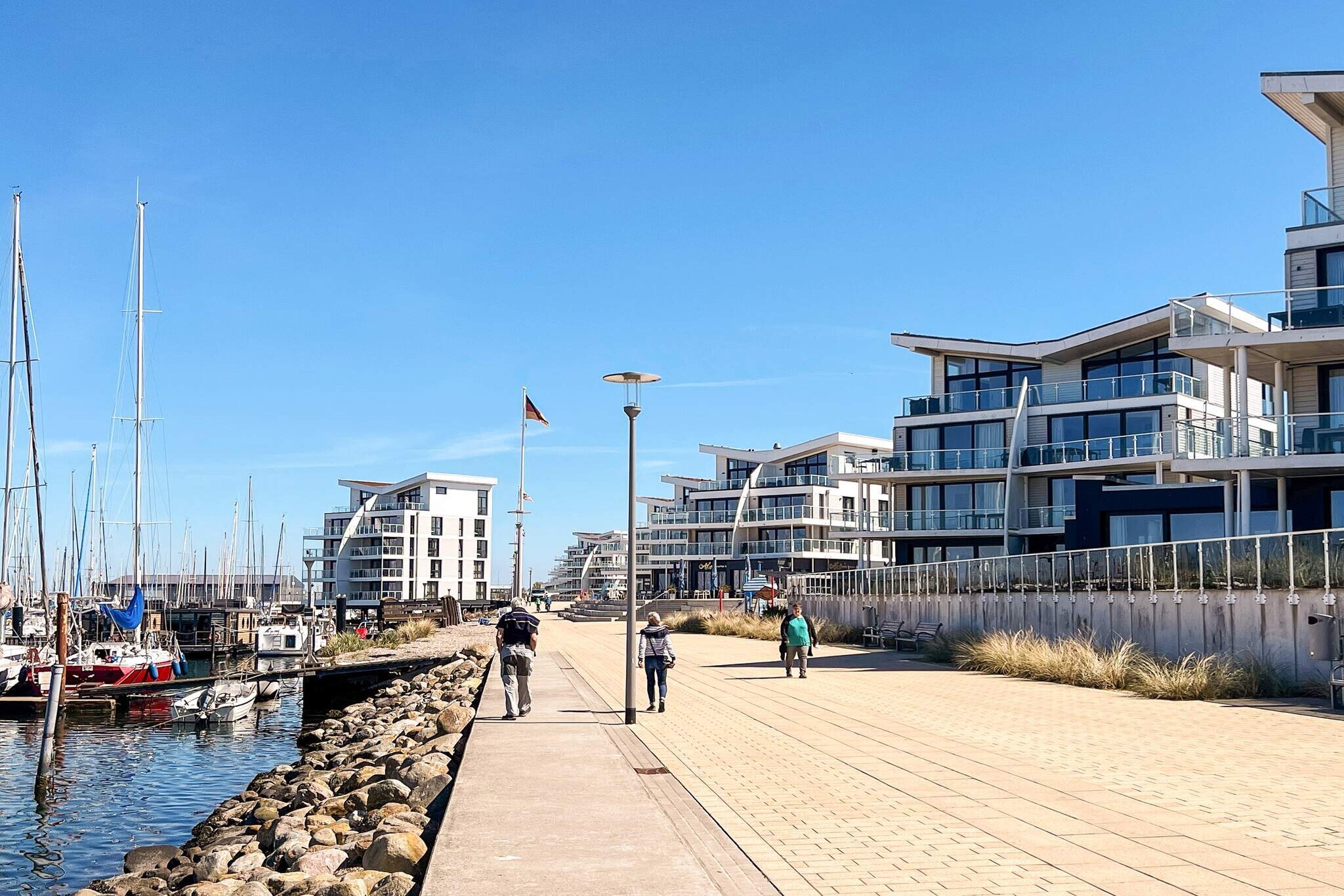 Villa aan de promenade met exclusieve uitstraling - Waterzicht