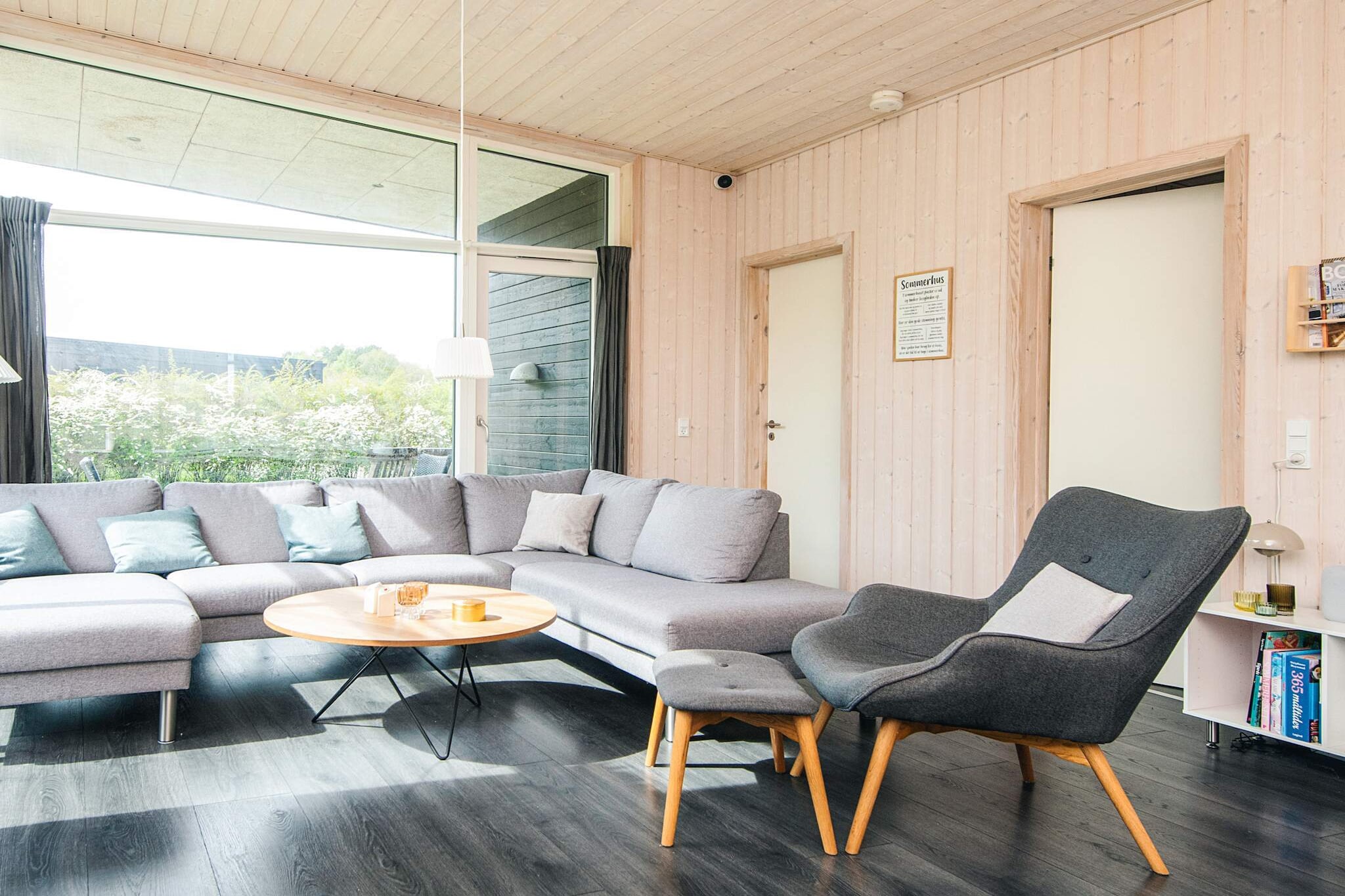 Internet Access DSL, open kitchen(cooker(electric), hood, coffee machine, microwave, dishwasher, fridge(+ freezer), tumble dryer, washing machine), Living/bed room(TV(satellite), CD player, stereo unit, high chair), bedroom(double bed, TV(satellite)), bedroom(double bed), bedroom(2x single bed), bedroom(2x single bed), bathroom(floor heating)(bathtub or shower, washbasin, toilet), heating(electric), terrace, terrace(roofed), BBQ, play equipment, air to air heatpump