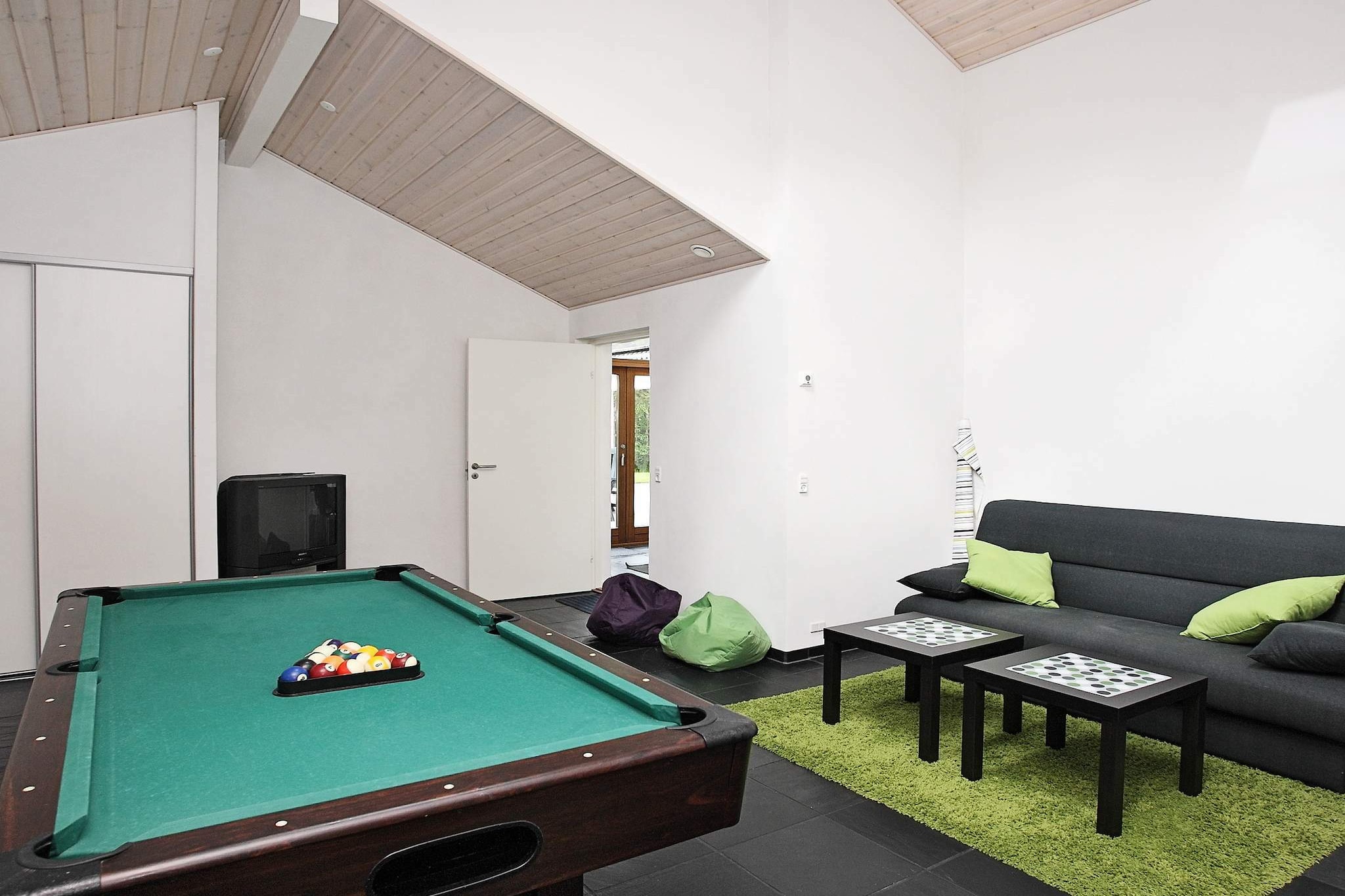 10 person holiday home in Ã…lbÃ¦k