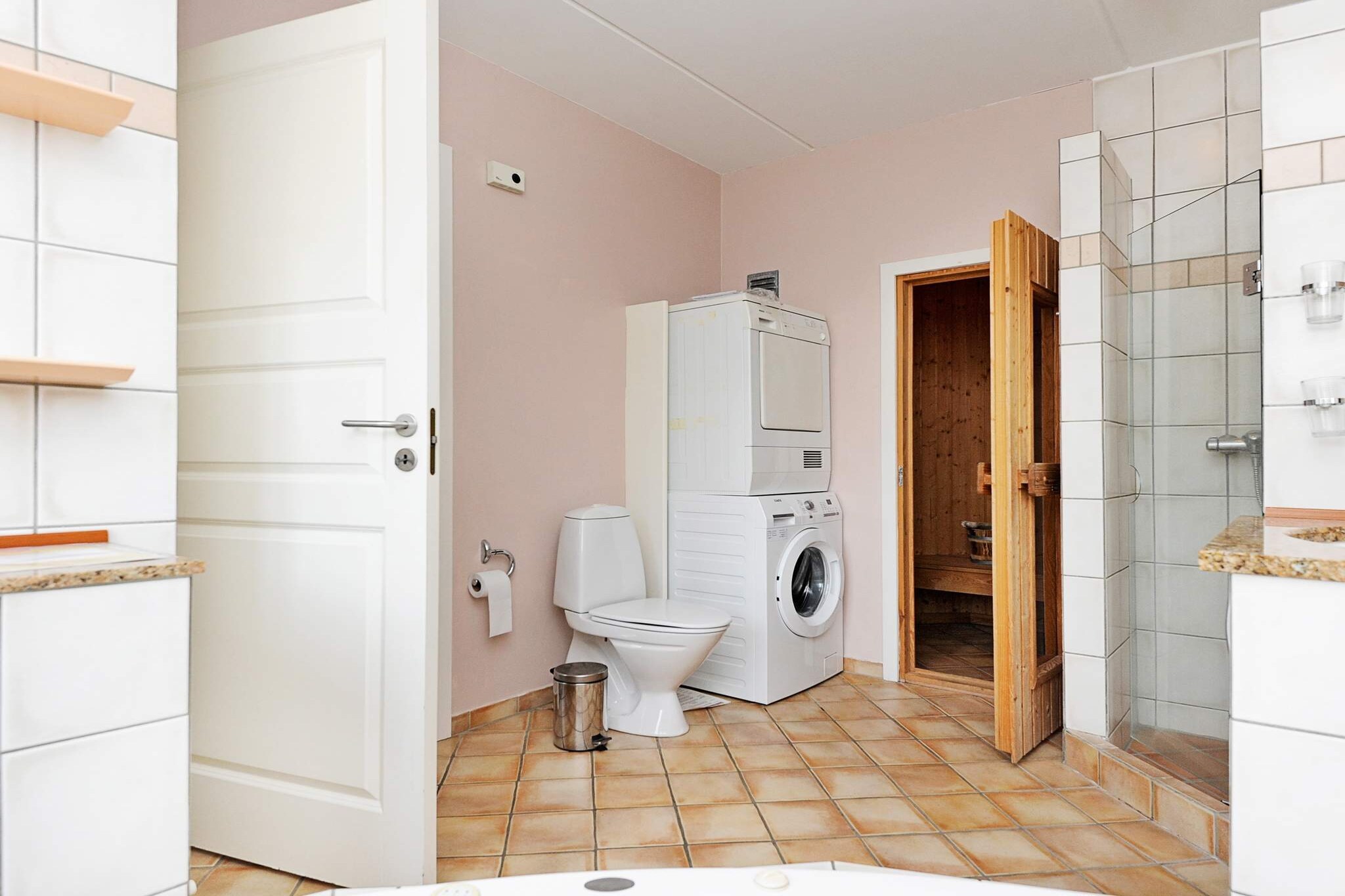 Rietgedekt huisje met spa - Binnen