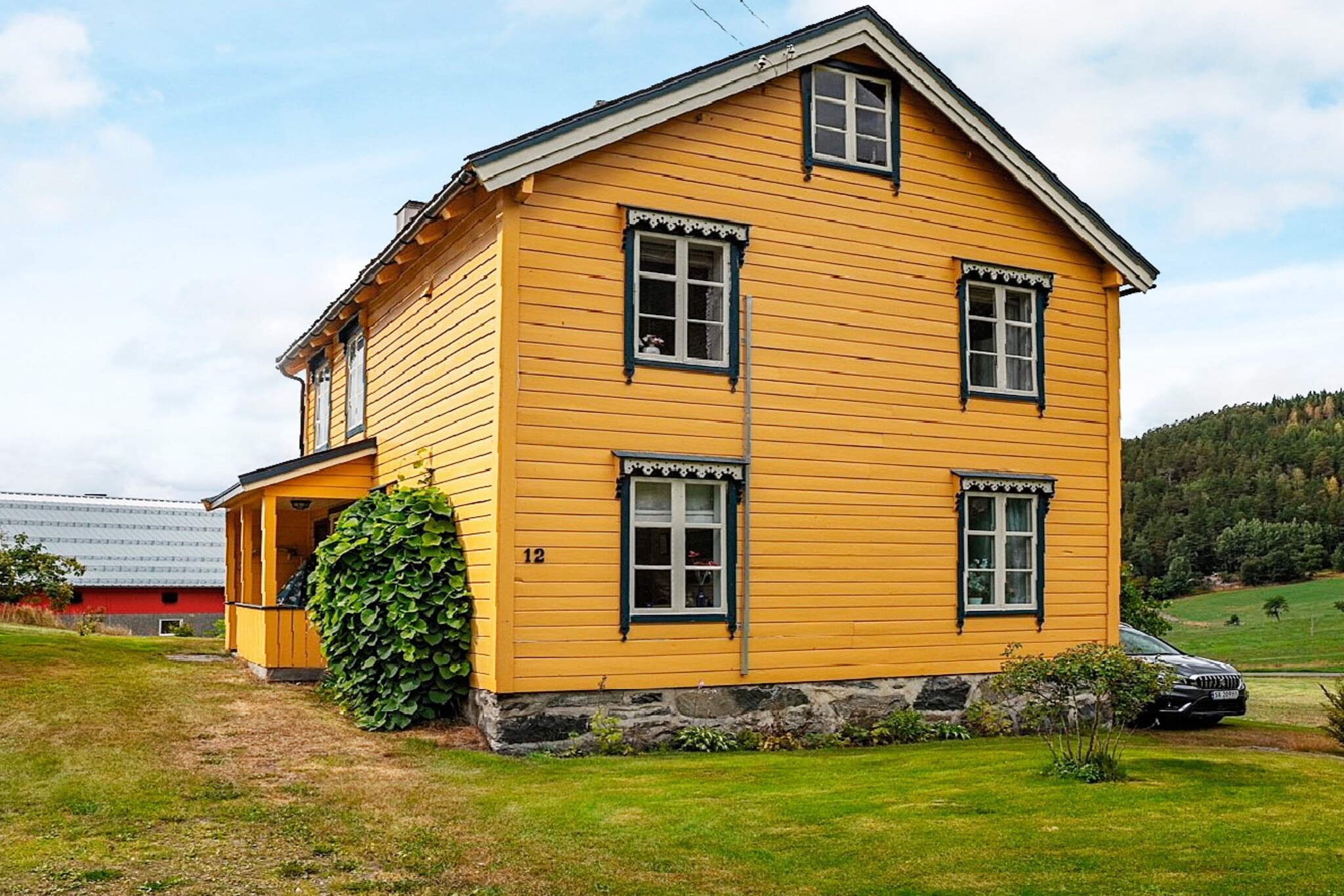 Kitchen(12 m2)(cooker(electric), coffee machine(filter), microwave, fridge, freezer(140-199L), washing machine, high chair), Living/bed room(60 m2)(TV(german television channels, danish TV channels (DR1 and TV2), norvegian TV channels , swedish TV channels), radio, CD player), Living/bed room, bedroom(double bed, children\'s bed), bedroom(2x single bed), bedroom(2x single bed), bedroom(double bed), bathroom(floor heating)(bathtub or shower, washbasin, toilet), heating(electric), garden furniture, BBQ, fish cleaning table, air to air heatpump