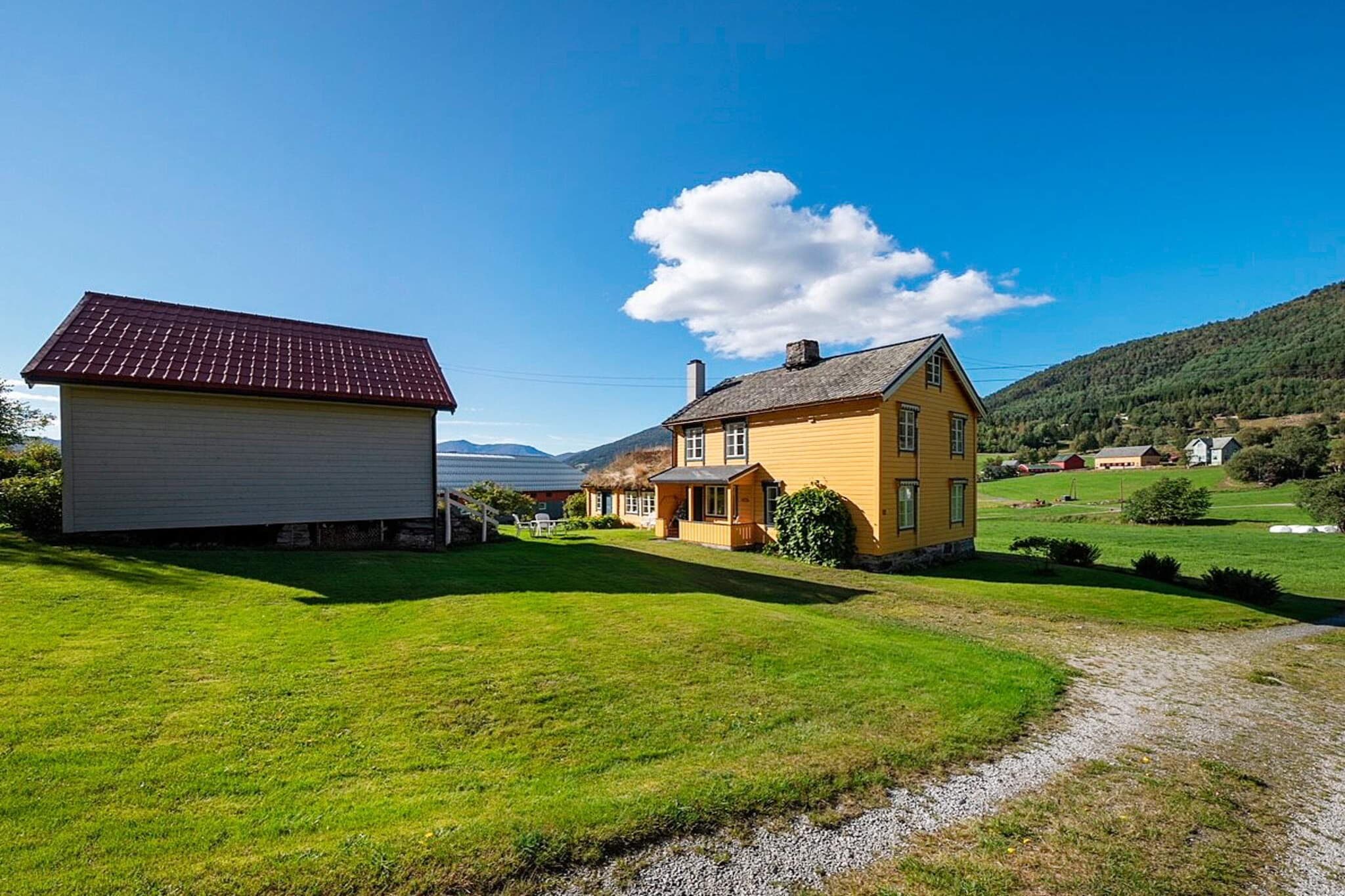 56677 NIKLAGARDEN - Im Freien