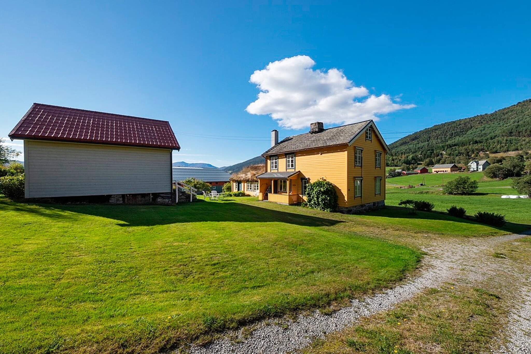 56677 NIKLAGARDEN - Im Freien