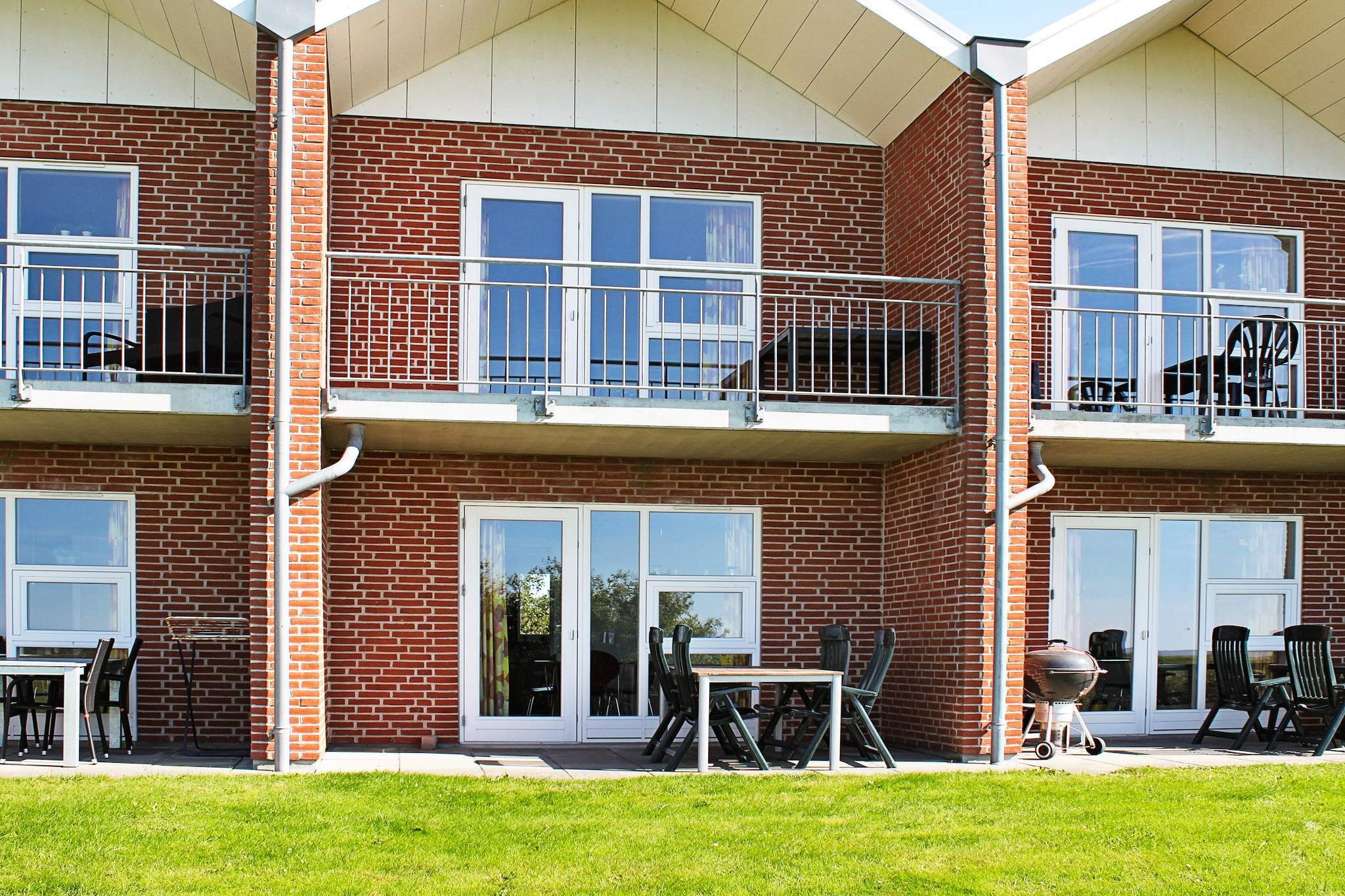 2-storey holiday apartment with views of the Wadden Sea and marsh land. There is an west-faced covered terrace and balcony. Tile floors in the bathroom, wooden floors in the rest of the house. Ground floor has bathroom with shower and underfloor heating. Kitchen with exit to the terrace. Living room with great views of the ocean and exit to balcony, TV and double sofa bed and a bedroom. No letting to youth groups.A refundable deposit might be charged closer to your check-in date. The security deposit ensures a smooth stay and covers any additional services or consumption charges.This deposit covers utilities consumed during your stay and any additional services that may be taken.The final amount will be adjusted based on actual meter readings, actual usage of extra services, and any remaining balance will be refunded within 21 days after checkout.This deposit simply acts as a prepayment for charges that  you would anyways pay for, ensuring a seamless stay and check-out experience.