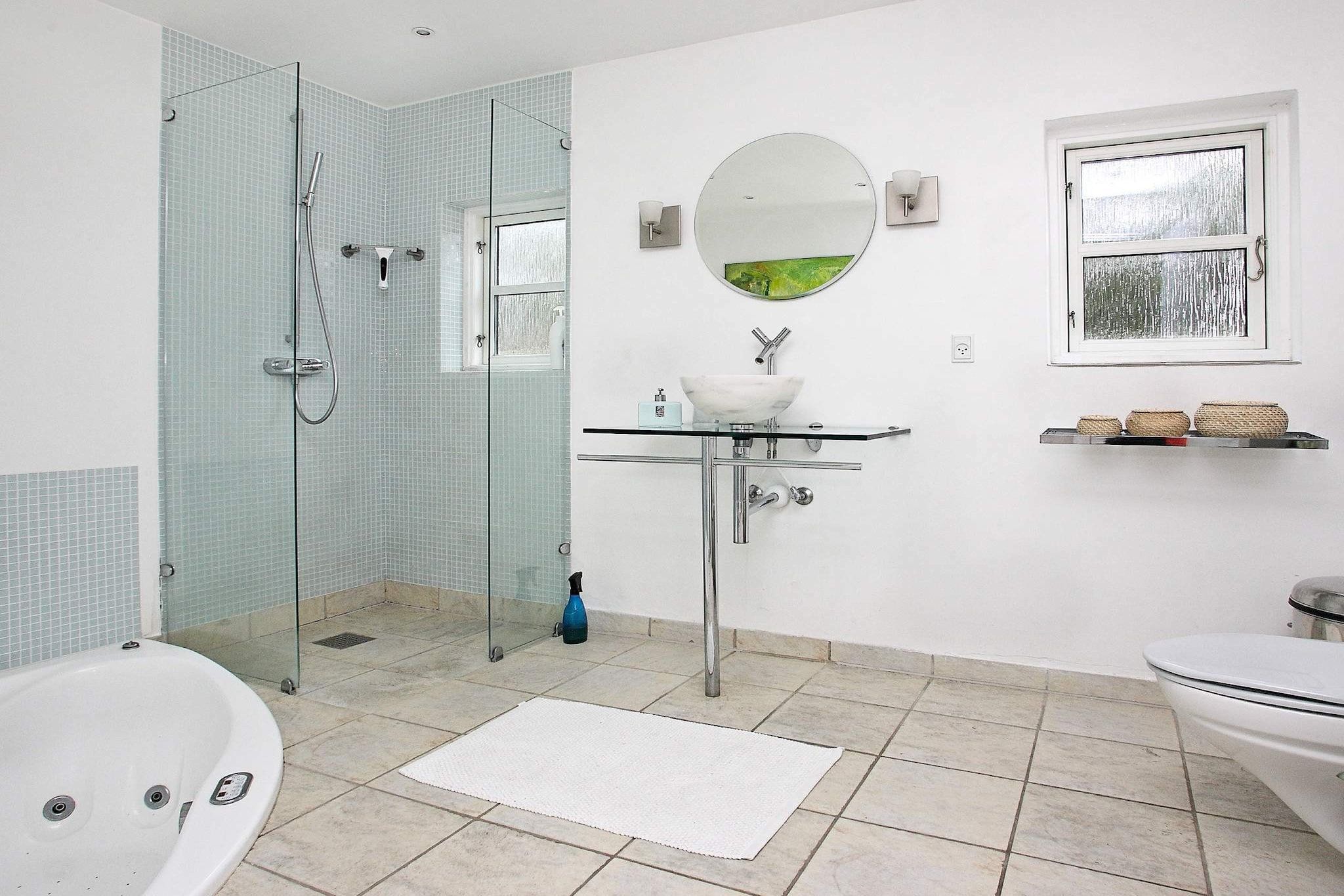 Large, spacious Skagenshus well located a short distance to the scenic surroundings at Grenen at the end of a cul-de-sac. Large bathroom with 3-person whirlpool. The house has a good decor with living room with wood stove, open kitchen with dining area and access to enclosed, landscaped garden where there is room to enjoy the sun. The first floor of the house has a view of the garden, two spacious rooms and a landing with plenty of space for a single bed. Not for rent to youth groups.
A refundable deposit might be charged closer to your check-in date. This deposit covers utilities consumed during your stay and any additional services that may be taken. The final amount will be adjusted based on actual meter readings, actual usage of extra services, and any remaining balance will be refunded within 21 days after checkout.