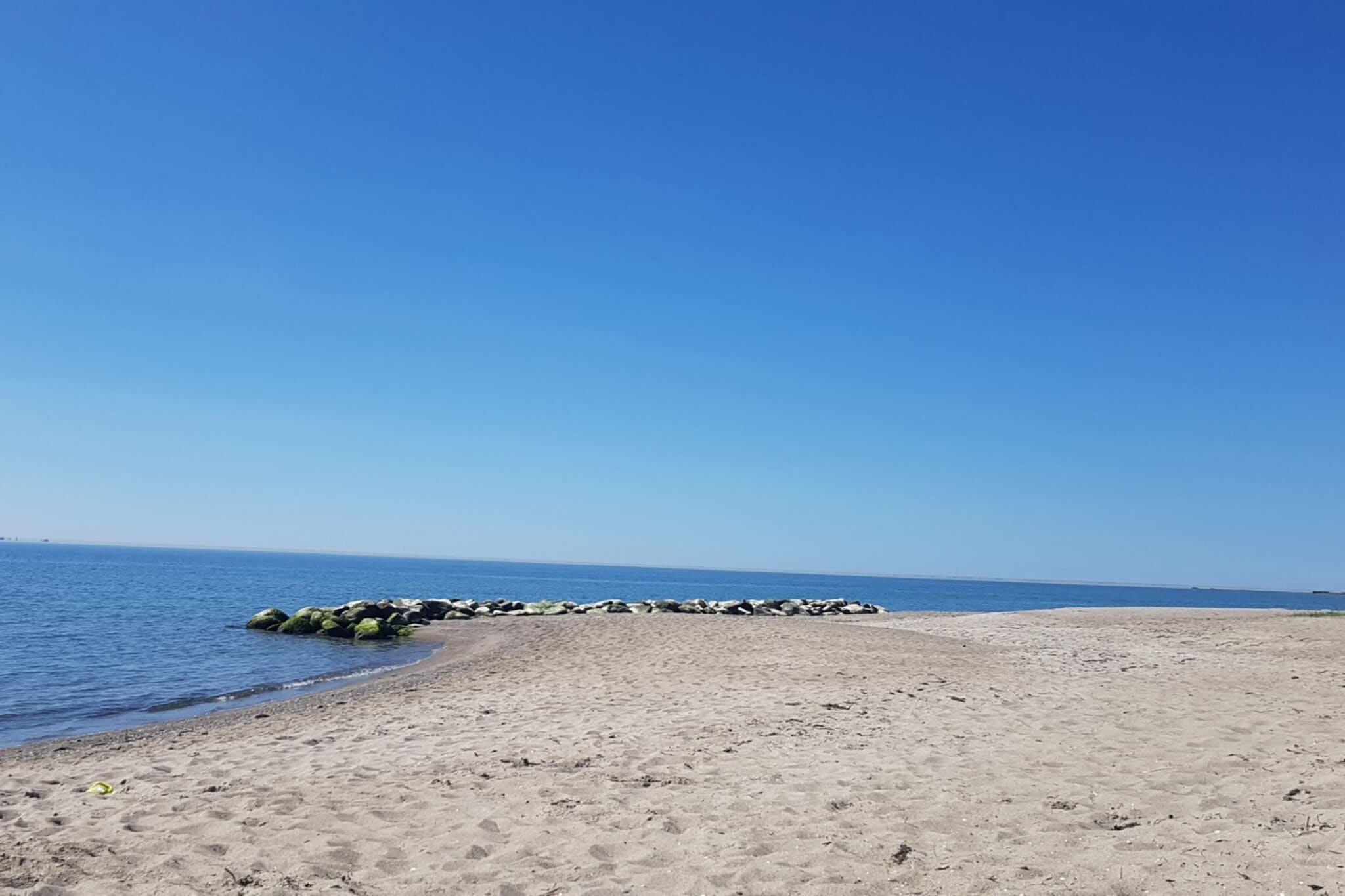 Rustige oase vlakbij het strand - Waterzicht