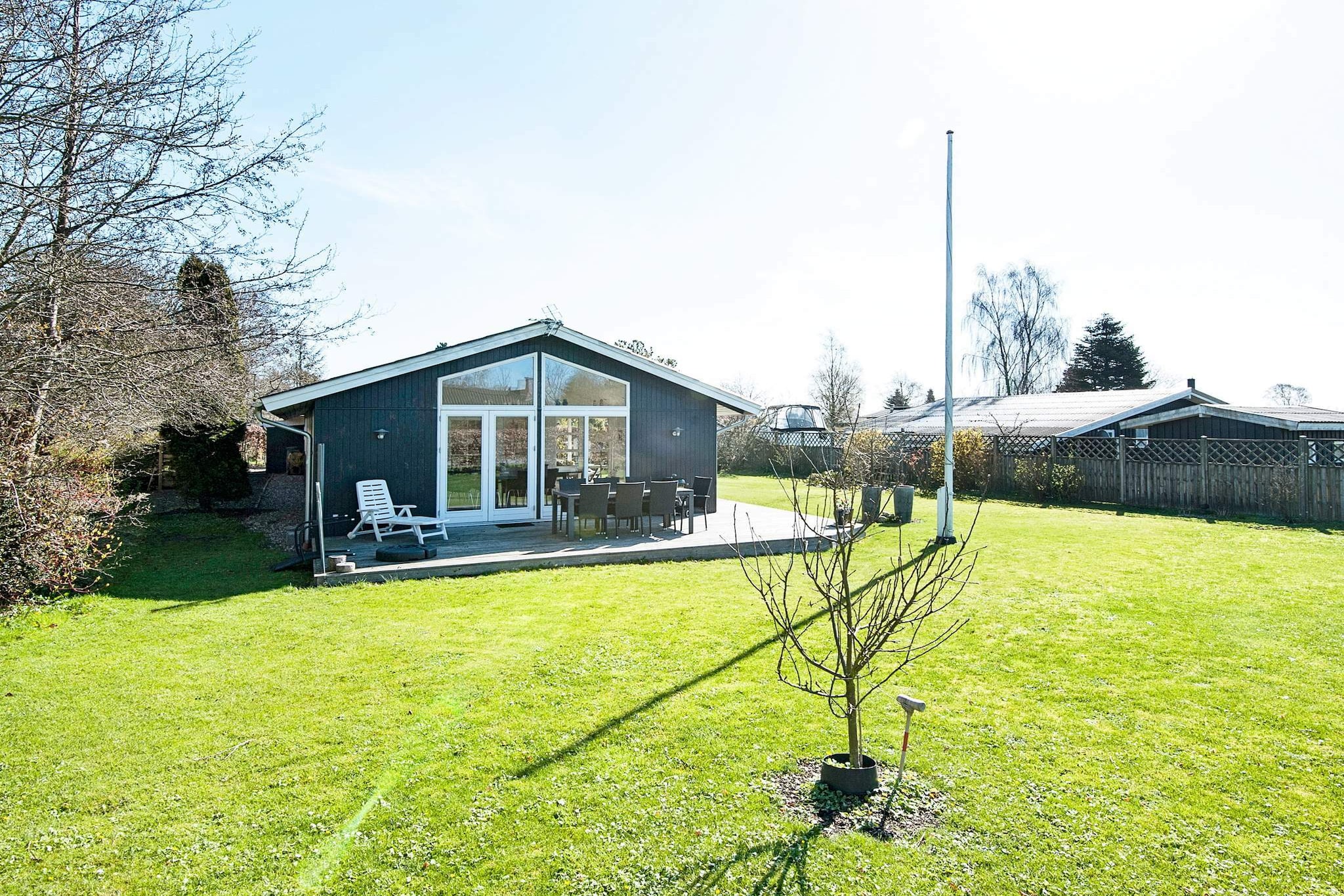 Internet Access DSL, open kitchen(cooker(electric), hood, coffee machine, microwave, dishwasher, fridge-freezer, washing machine), Living/bed room(TV(satellite), radio, high chair), bedroom(double bed), bedroom(double bed), bedroom(double folding bed), bathroom(floor heating)(bathtub or shower, washbasin, toilet), heating(electric), terrace, terrace(roofed), BBQ, air to air heatpump