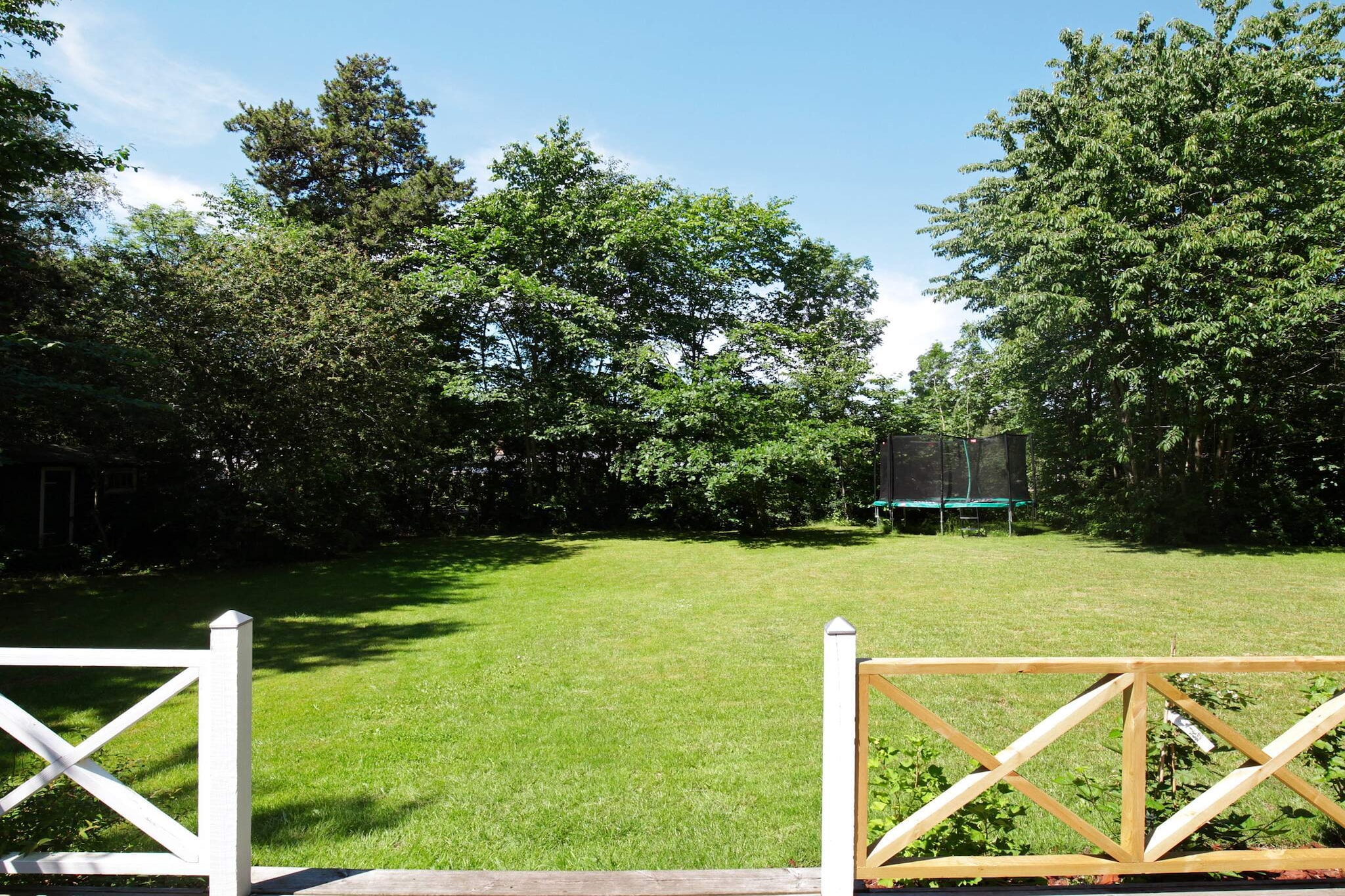 Annex: (double bed)\n\nInternet Access DSL, open kitchen(cooker(electric), hood, coffee machine, dishwasher, fridge-freezer), Living/bed room(TV, radio, chromecast), bedroom(double bed), bedroom(double bed), bathroom(bathtub or shower, washbasin, toilet, washing machine), heating(electric), terrace, terrace, garden, BBQ, table tennis table, air to air heatpump