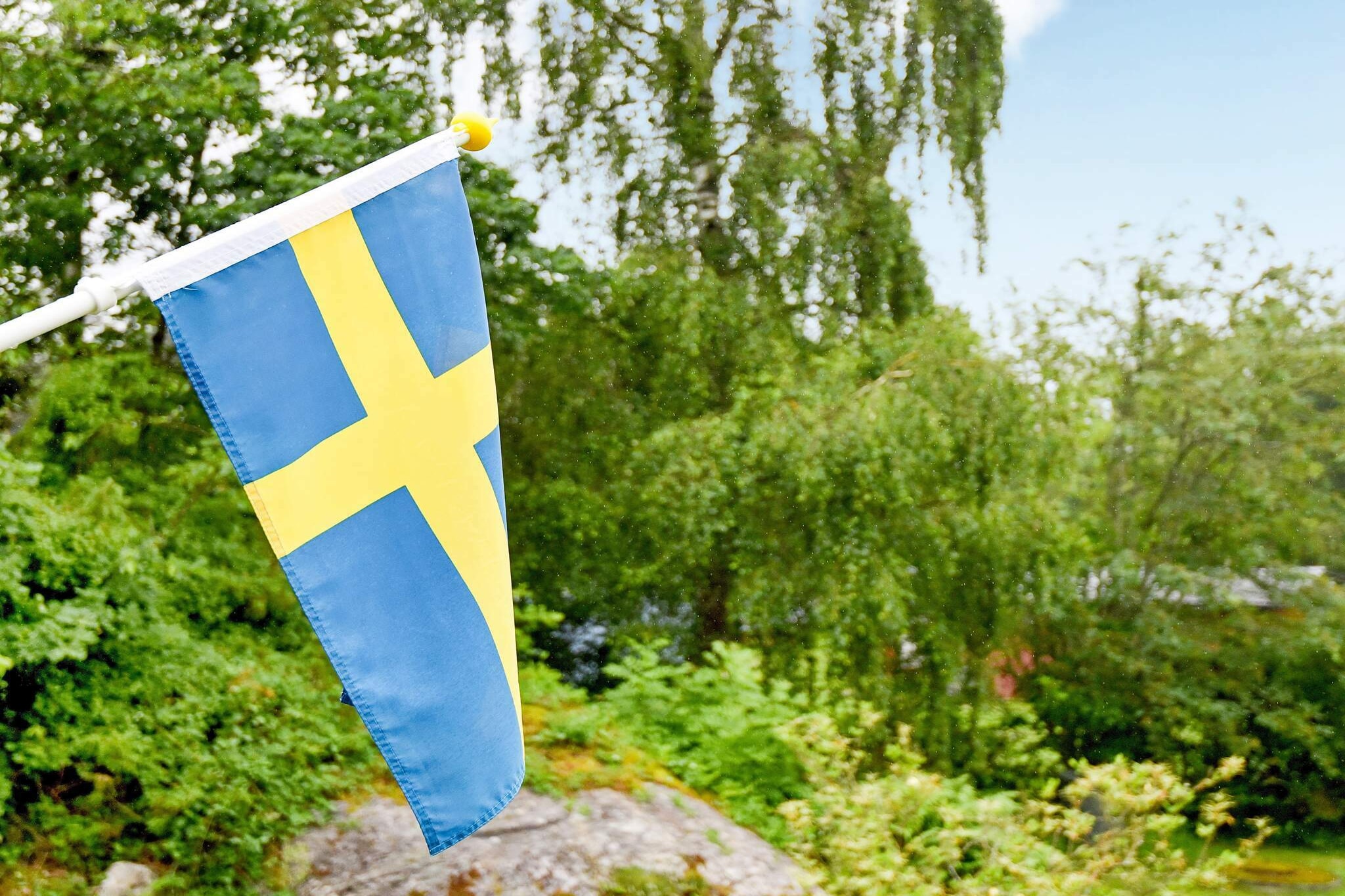 Welcome to this charming holiday home set near the sea, in the outskirts of NÃ¶sund on Orust. This is the perfect holiday home for a small family! It has a large terrace and a garden with a football goal and a sand box. The cottage has an open-plan kitchen and living room with a dining area. The kitchen has all of the necessary amenities, and the living room has a TV and a DVD-player. There are two bedrooms, one with a double bed,the other with a bunk bed. In the bathroom there's a WC, a washbasin, and a shower. The 1000 square metre-garden is surrounded by mountains and woodlands so your holiday home is private and secluded. The charming town of NÃ¶sund is only five kilometres away. NÃ¶sund has two lovely beaches, a great tennis court, and excellent hiking paths. The inn, NÃ¶sunds VÃ¤rdshus, has an excellent restaurant and live music. There's a free car ferry that takes you to the lovely island LyrÃ¶n, with it's stunning nature and ancient remnants from the bronze age.The island has a popular restaurant, Bryggvingen where you also will find a fish monger's. It is open during the summer months. Orust is a popular summer holiday resort, and it's easy to see why. It is a beautiful place that offers something for everyone. In the summertime, there's festivals, jazz events, museums, kayaking, diving, golfing, and other activities.The charming fishing towns of HÃ¤lleviksstrand and MollÃ¶sund are well worth a visit. Don't miss the lovely cafÃ© SjÃ¶bodscafÃ©t, set amongst the boat docks in HÃ¤lleviksstrand. The owners of the cafÃ© also own Anders BÃ¥t och Brygga, which arranges fishing trips, seal safaris, and lobster fishing. The big city of GÃ¶teborg, with the amusement park Liseberg, is only 80 kilometres away. Your landlord lives 30 metres away. There's a small road about 50 metres from your holiday home but it is not very busy. A travel bed and a baby chair is available on request. Welcome to NÃ¶sund!