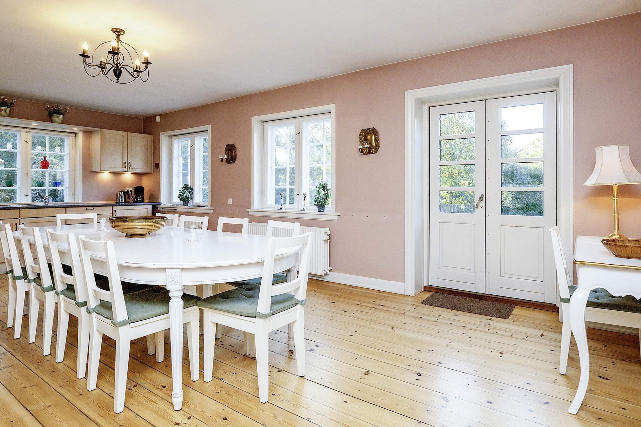 open kitchen(cooker(electric), hood, coffee machine, microwave, dishwasher, fridge, freezer(140-199L), tumble dryer, washing machine), Living/bed room(TV(satellite), DVD player, CD player, stereo unit, high chair), bedroom(double bed, children\'s bed), bedroom(double bed), bedroom(double bed), bedroom(2x single bed), bedroom(2x single bed), bedroom(2x single bed), bathroom(bathtub or shower, washbasin, hip bath, toilet), bathroom(bathtub or shower, washbasin, toilet), bathroom(bathtub or shower, washbasin, hip bath, toilet), sauna(indoor, heated, 8 persons), terrace, BBQ, swimming pool(outside), table tennis table