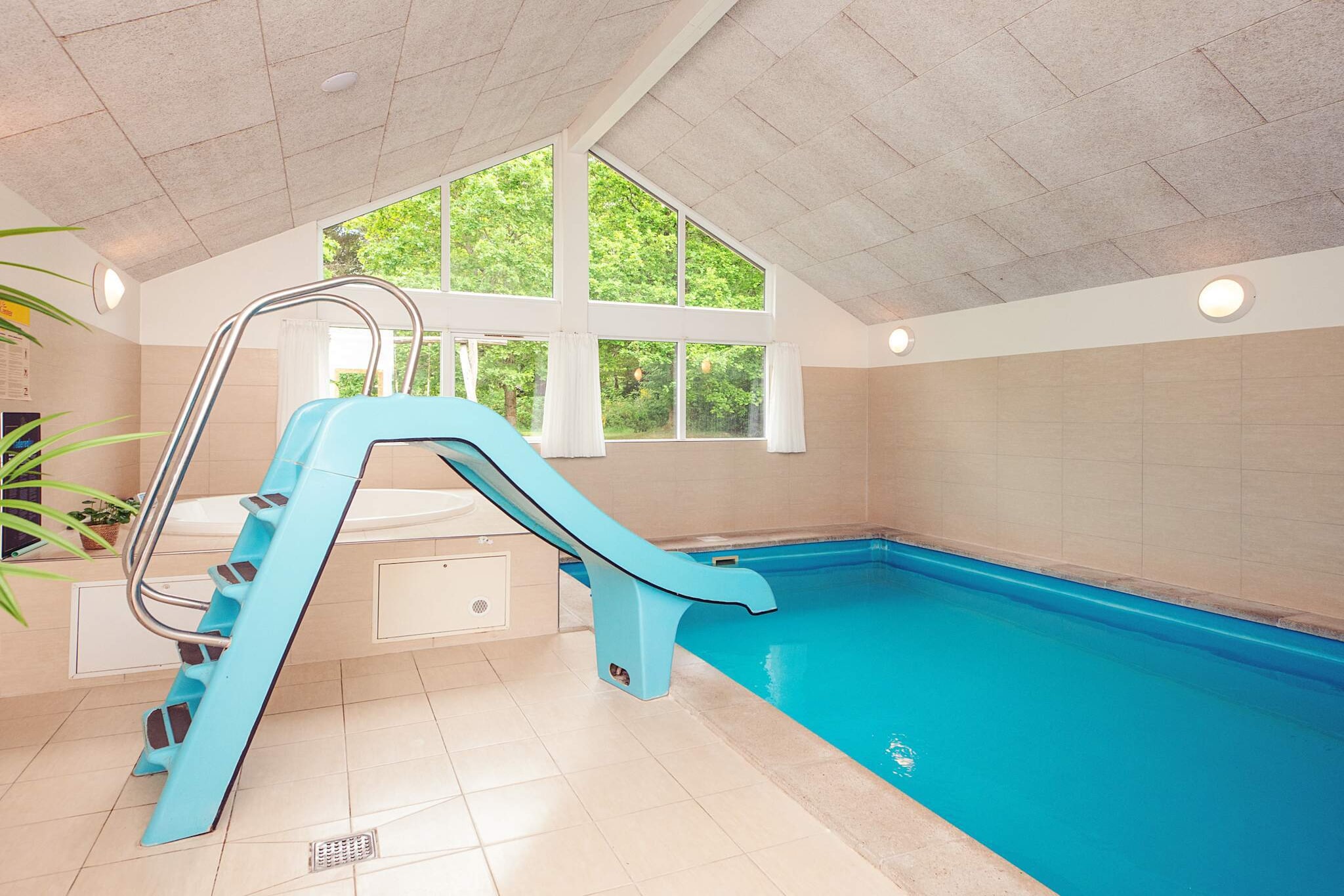 Luxe zwembadresort in Henne