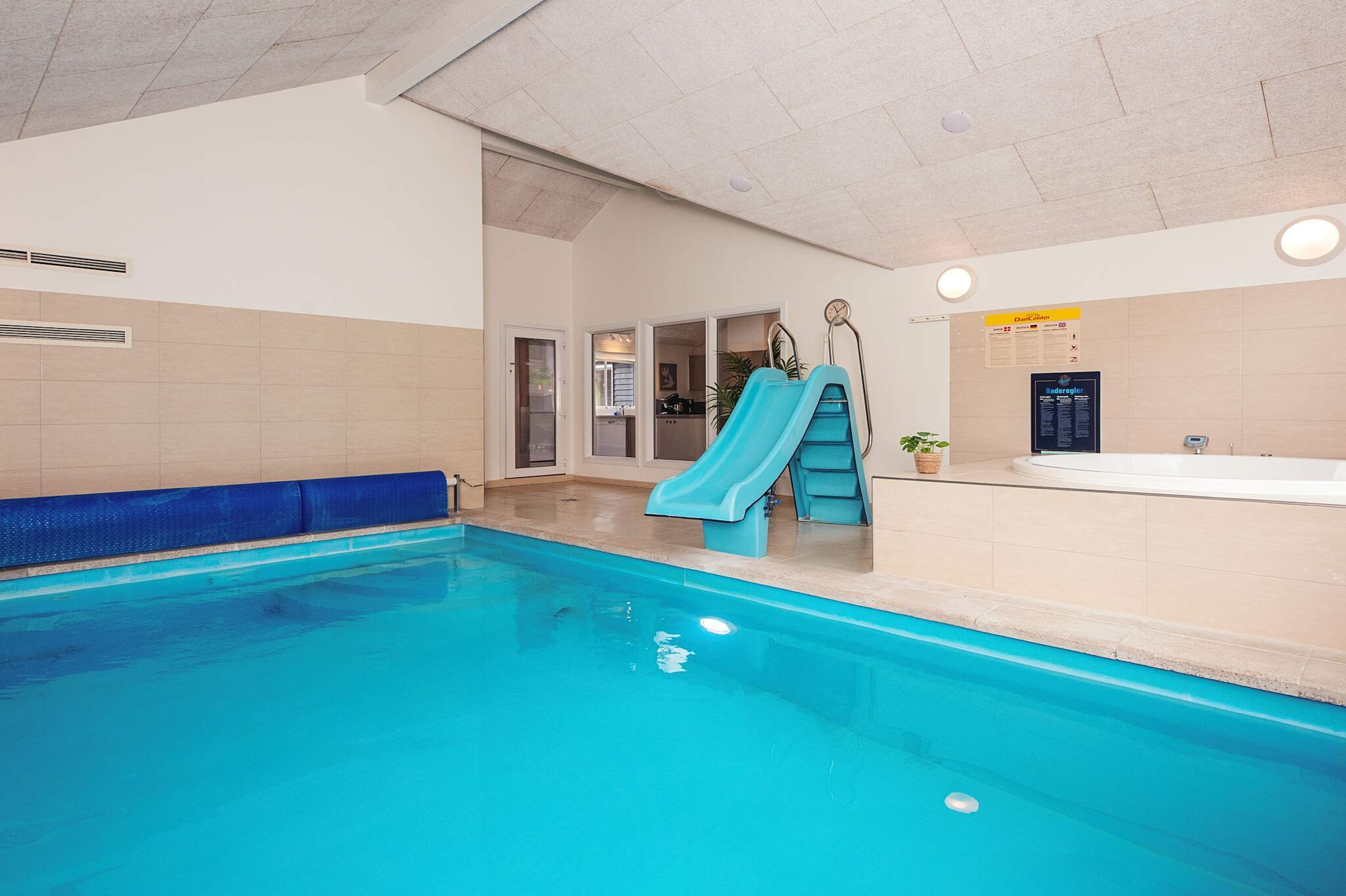Luxe zwembadresort in Henne