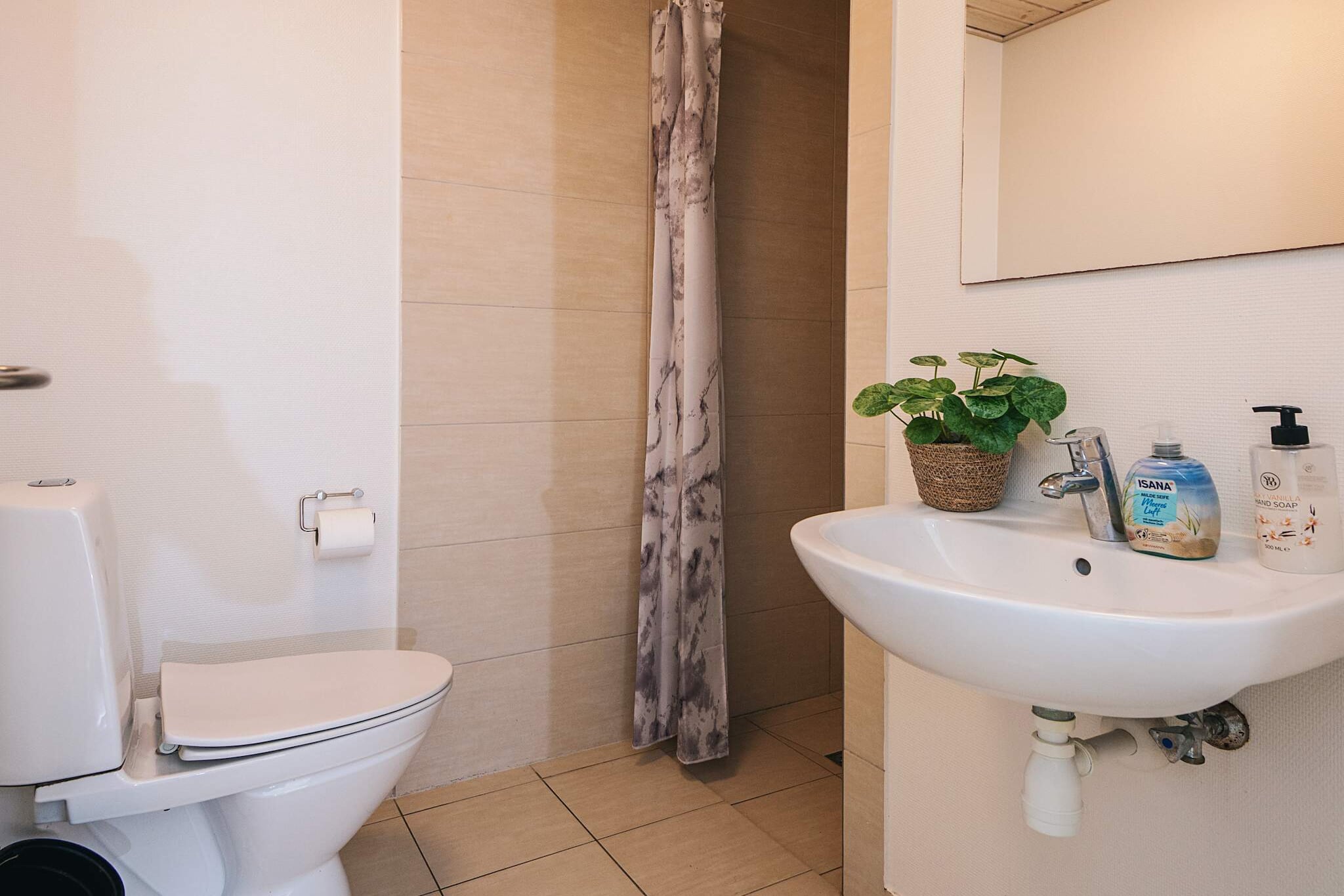 Luxe zwembadresort in Henne