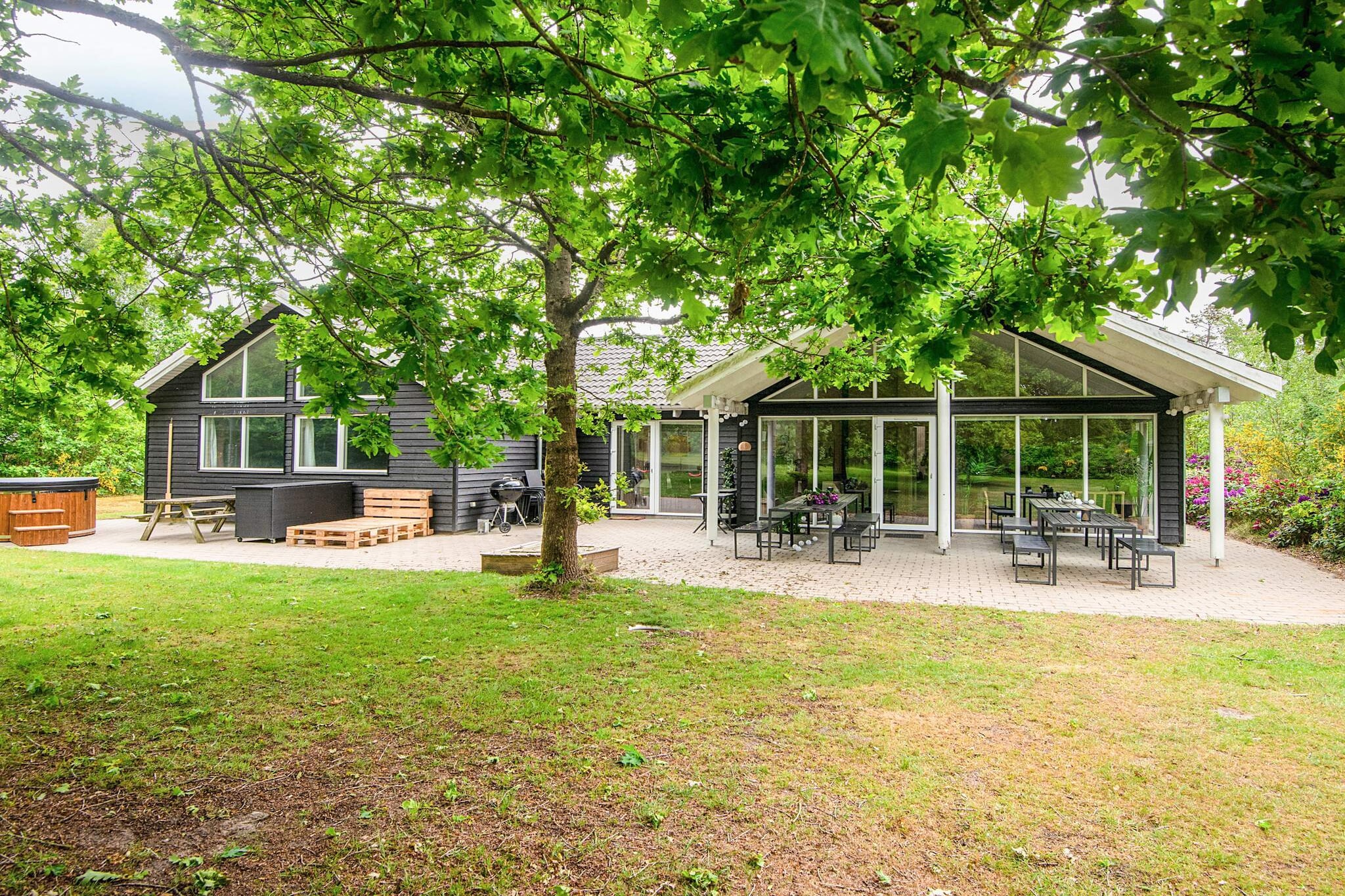 Luxe zwembadresort in Henne - Uitzicht