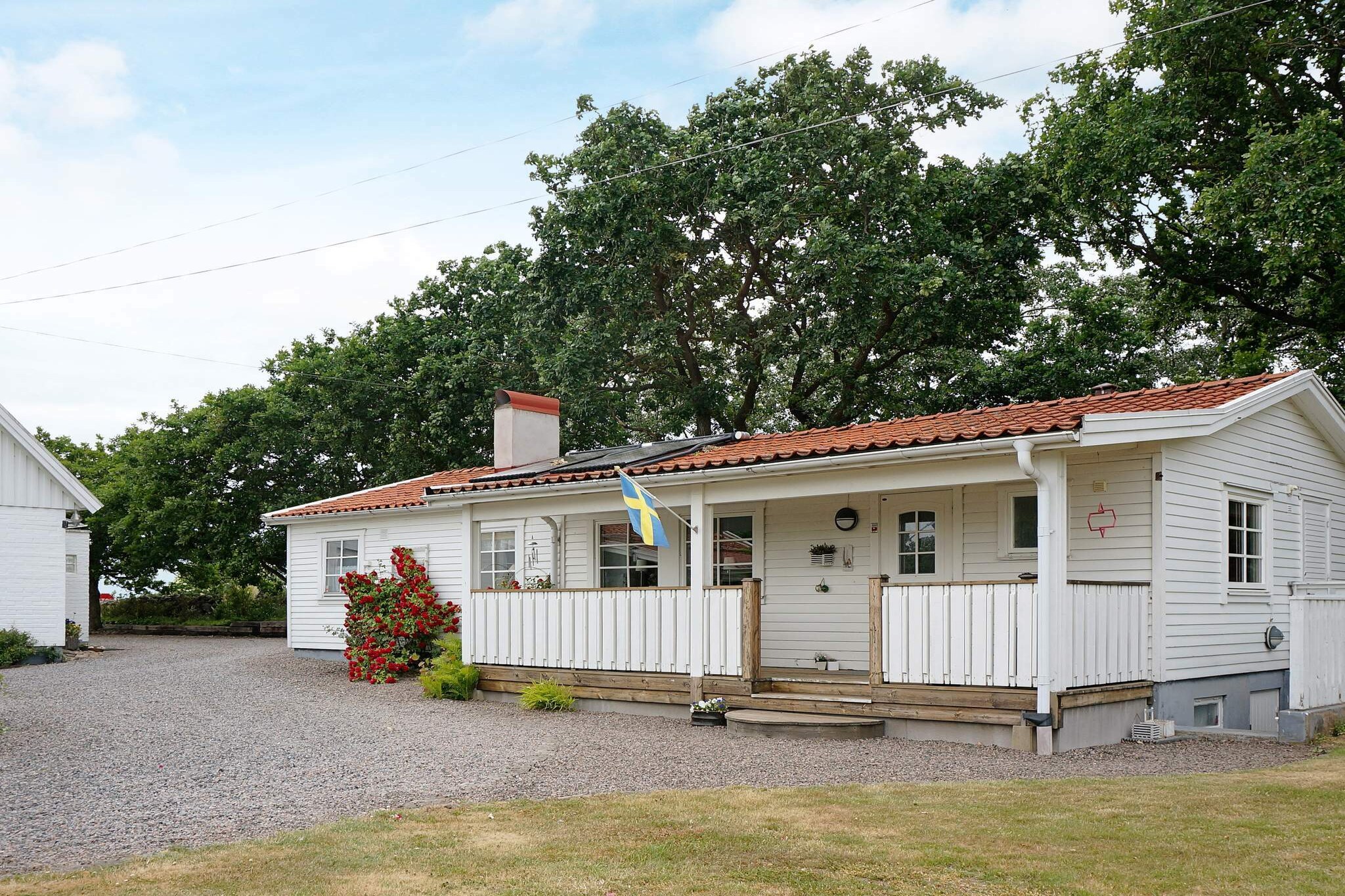 Welcome to this lovely holiday home, set by the seaside in the village of TvÃ¥Ã¥ker. TvÃ¥Ã¥ker is south of Varberg in the beautiful county of Halland. Your holiday home has a comfortable, roofed terrace and you have your own secluded part of the landlord's delightful garden. Your cottage contains a modern kitchen, with the basic amenities, and a living room with a dining table, a double bed, a sofa suite, and a TV. In the bedroom, you will find another double bed. The lavatory features a WC and a washbasin, and there's a separate shower room with a shower and a washbasin. The cottage has a cosy, roofed terrace, a perfect place for relaxing and having coffee whilst enjoying the lovely surroundings. A short walk through the pastures outside will take you to the nearby beach. If you prefer a larger beach, there's one in BjÃ¶rkÃ¤ng, a bit farther away. TrÃ¤slÃ¶vslÃ¤ge is within walking distance, offering a pizzeria, a hamburger restaurant, an ice cream parlour and a mini golf course. Varberg is a very popular summer resort with plenty of restaurants, bars, and shops. The town has a fortress, Varbergs fÃ¤stning, that dates back to the 13th century. There are guided tours for those who are interested. Falkenberg is another nearby town. Falkenberg offers plenty of beautiful walking paths and excellent fishing opportunities. There are also tennis- and riding possibilities. The popular beach, Skrea strand, is just a few minutes away by car, you can also get there by bus or walk there. There are plenty of other lovely bathing spots within a few kilometres. Stroll through the Old Town and admire the picturesque view, stop for a coffee in one of Falkenberg's excellent cafÃ©s, such as StÃ¥hlbom's. Take a walk along the River Ã„tran and admire the stunning view. Falkenberg offers shops, restaurants, bars, music events and many other activities. Welcome to the wonderful west coast!