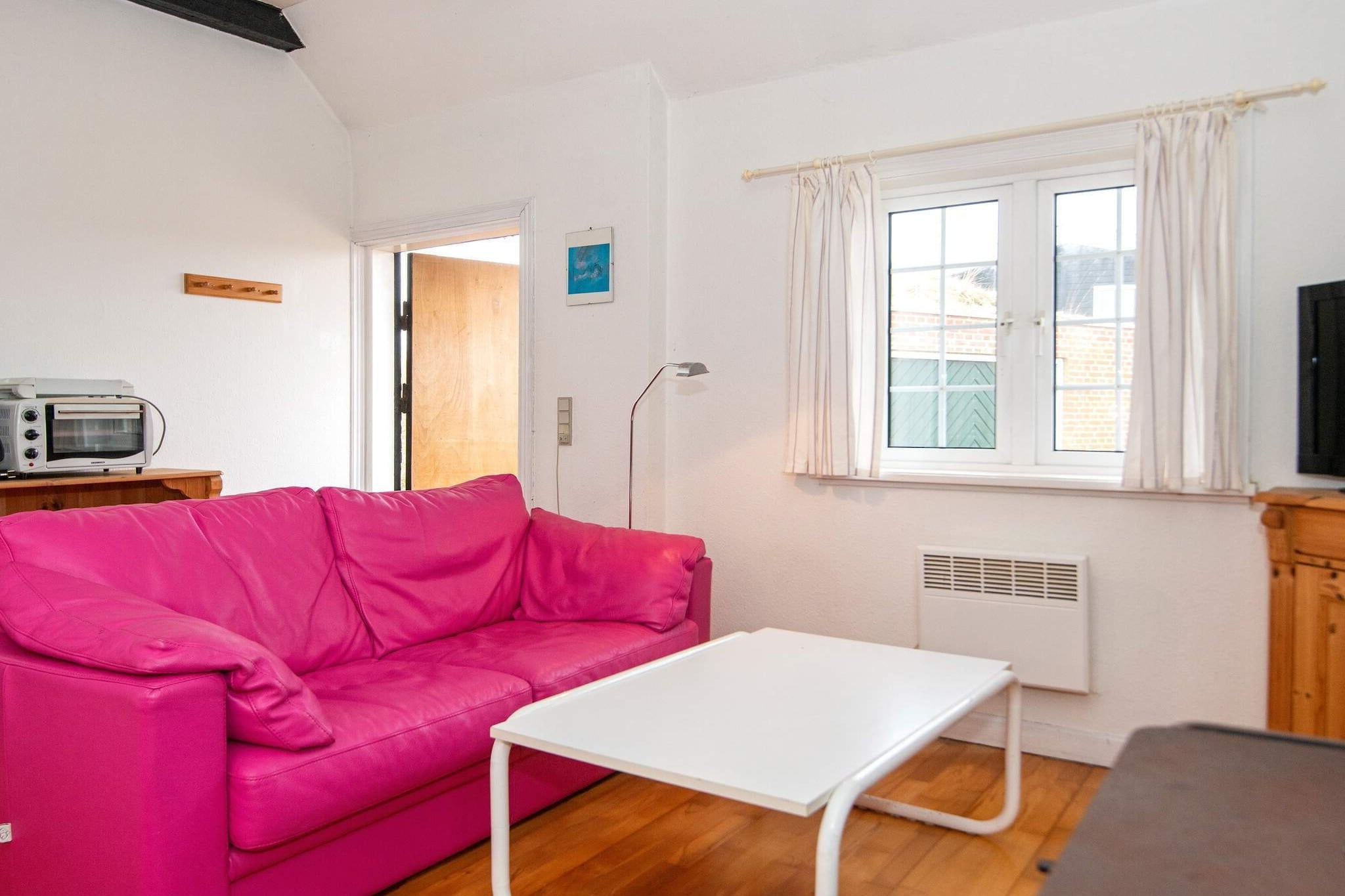 Holiday home located in the first dune row with approx. 100 m to the beach. From the house there is a path directly to the beach. The house is an older, charming cottage and ideal for guests who do not have the high demands for comfort. Bright living room in open connection with a small kitchen. In the living room there is a wood burning stove where you can get warm on a cool evening. Adjacent to the bedroom is the house's bathroom. If you are into golf, there are a few hundred meters to Fanø golf course, which is Denmark's first golf course.

A refundable deposit might be charged closer to your check-in date. This deposit covers utilities consumed during your stay and any additional services that may be taken. The final amount will be adjusted based on actual meter readings, actual usage of extra services, and any remaining balance will be refunded within 21 days after checkout.