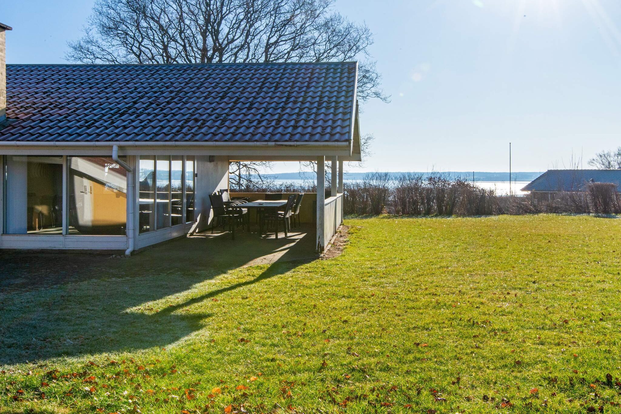 Modern Retreat by Water - By Traum Ferienwohnungen