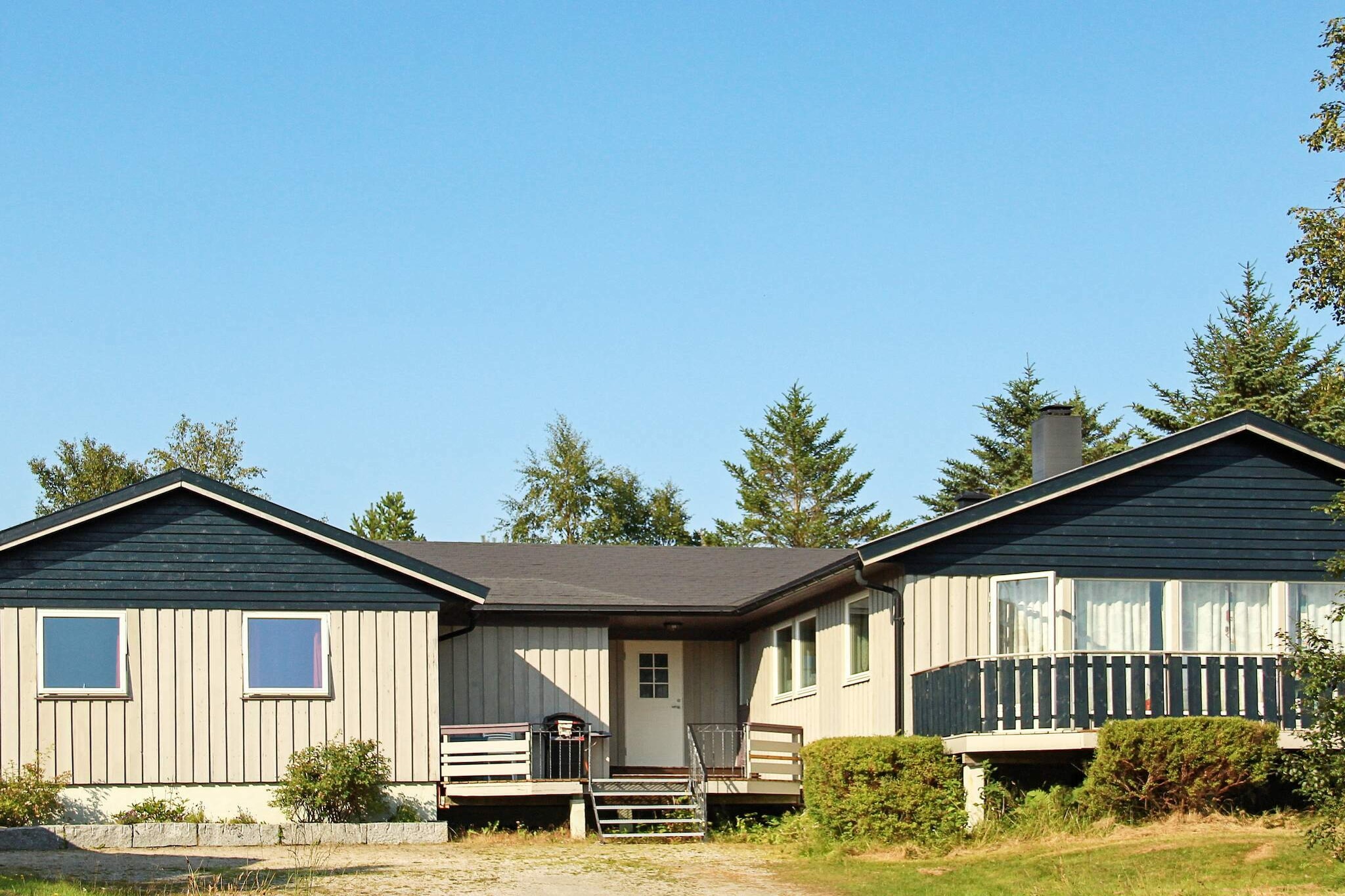 12 person holiday home in KvenvÃ¦r