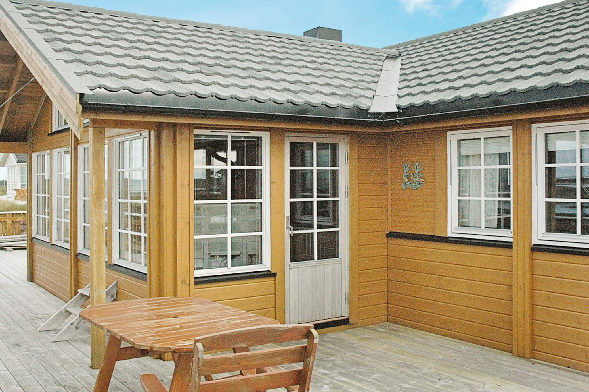 Great holiday cottage with annex and a spectacular panoramic view of Frøya's islands and the ocean. The large archipelago offers plenty of fishing, also from land. The cabin is the owner's private holiday cottage. 33 m² covered terrace and 66 m² open terraces on three of the cottage's sides. The bathroom has a massage shower. You can play shuffle board and table curling indoor. Go swimming 300 metres away. In addition to the plot of 1000 m², you have access to almost unlimited wilderness on the island of Hjertøy. Two boats for rent: 2 pcs. Gemi 625CC in aluminum, one with 60 HP and one with 100 HP, 4-stroke Tohatsu engine, Garmin 11-inch chartplotter/gps/ echo sounder, 70 liter fixed fuel tank, and two chairs that can be pushed so you can sit and fish from the chair. The boats have an AIS safety system. The boats are located in a sheltered harbour 700 metres away. Life jackets included. 500 litre freezing capacity. Plenty of cod in winter from February to March. You can go ice fishing or skating in winter when the lakes freeze. Visit the fishing village of Titran. No letting to youth groups. NB! Extra services to be paid by bank terminal, not cash.