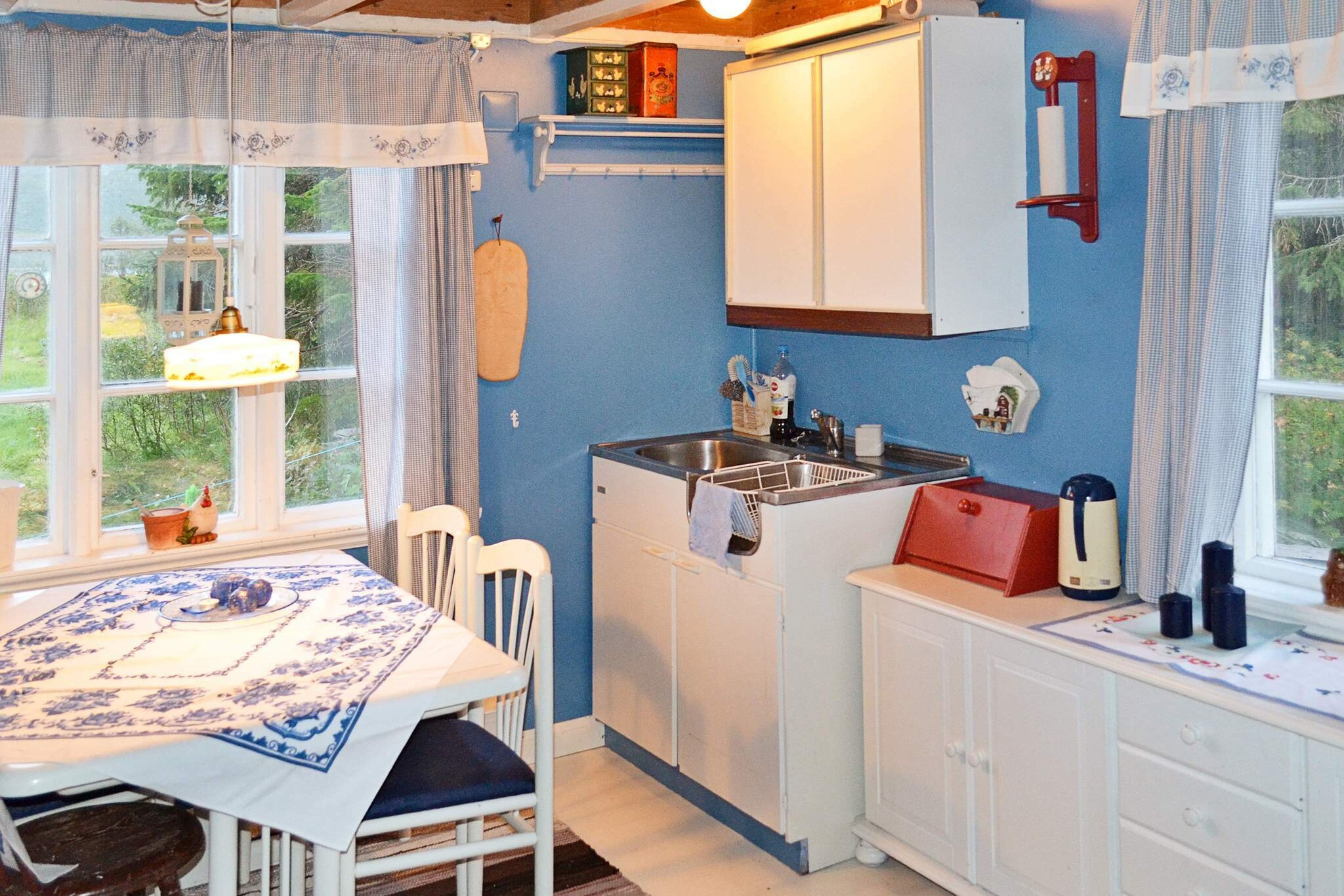6 person holiday home in Gullesfjord