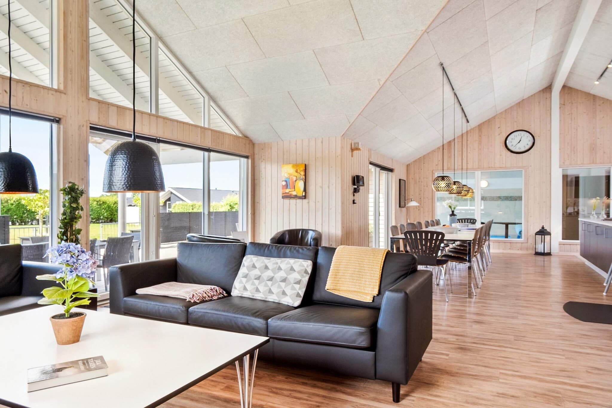 Luxe vakantieverblijf met zwembad aan zee - Buitenlucht