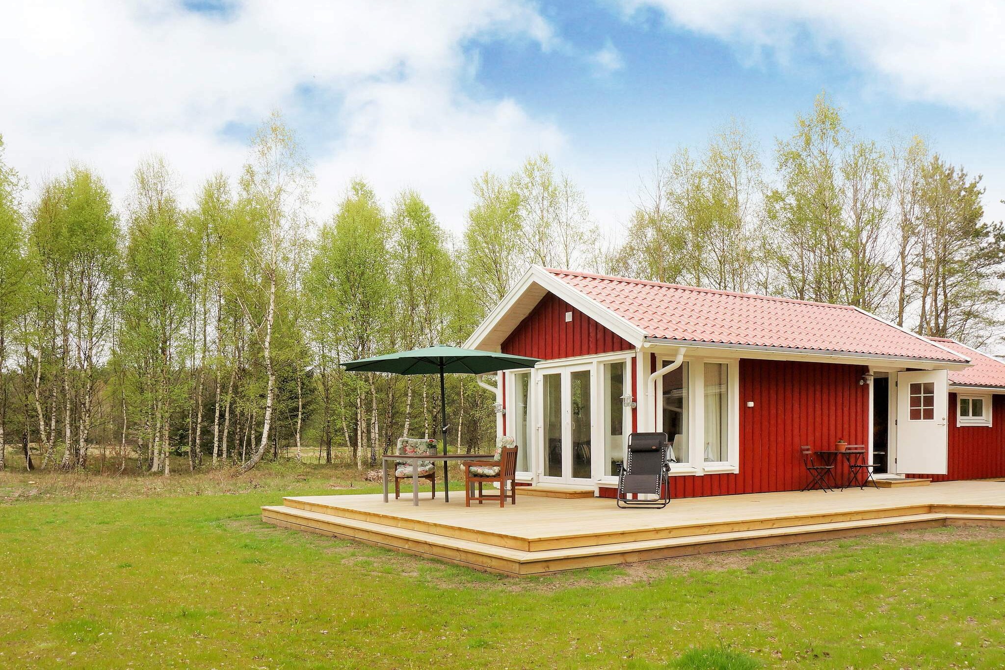 Annex: (2x single bed, double bed)\n\nopen kitchen(cooker(electric), hood, coffee machine, microwave, fridge-freezer, high chair), Living/bed room(TV(swedish TV channels), radio), bedroom(double bed), bathroom(washbasin, shower, toilet, washing machine), heating(electric), terrace, terrace(roofed), garden furniture, BBQ