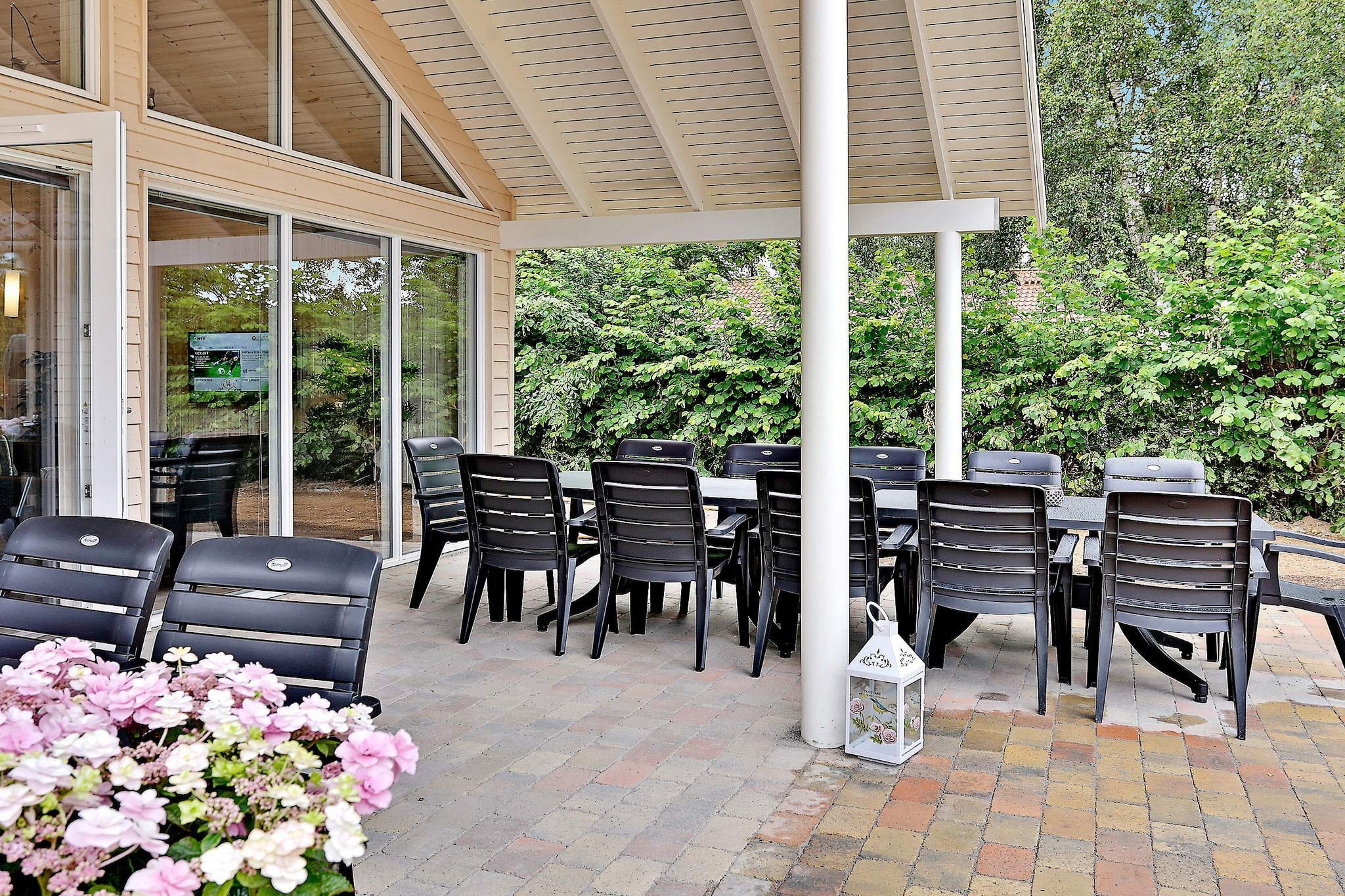 Well-equipped holiday cottage with swimming pool and activities with everything the heart may desire. The house is very spacious and well dimensioned and is built around two separate sleeping quarters with 3 bedrooms each and a total of three large bathrooms. Pool room, sauna, large, combined living and dining room with an open concept kitchen, a large activity room and a mezzanine with 4 extra beds and a TV. The house is heated with geothermal energy and has underfloor heating throughout. In the pool area you can enjoy the 18 m² large swimming pool with slide, counter-current system and Roman staircase, enjoy the whirlpool with back and seat massage or relax in the 4-persons sauna. In the activity room you can play table tennis, billiards/pool, table football, electronic darts and Smart-TV with 90 channels. The games/activities can continue outside on the large plot with cosy terraces, large trees, swing set, slide, sandpit, petanque court and trampoline (usage at own risk/insurance). There are sun loungers and a barbecue. The house is also friendly for the disabled with 2 larger bedrooms so wheelchairs can turn around and there is also a large, wheelchair-accessible bathroom. Further, there are wide doors and no threshold as well as ramps in the coating at exterior doors. Raise/lower bed, bath and shower chair are also available. In the pool room there is a lift accessible for changing from the pool to the whirlpool or wheel chair. No letting to youth groups.