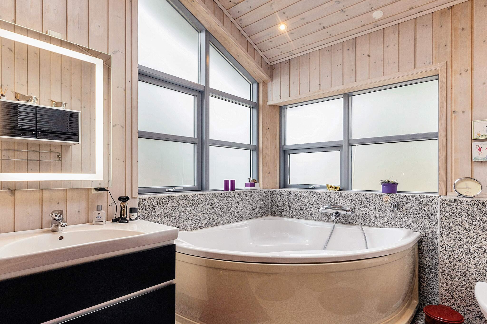 8 person holiday home in Ålbæk