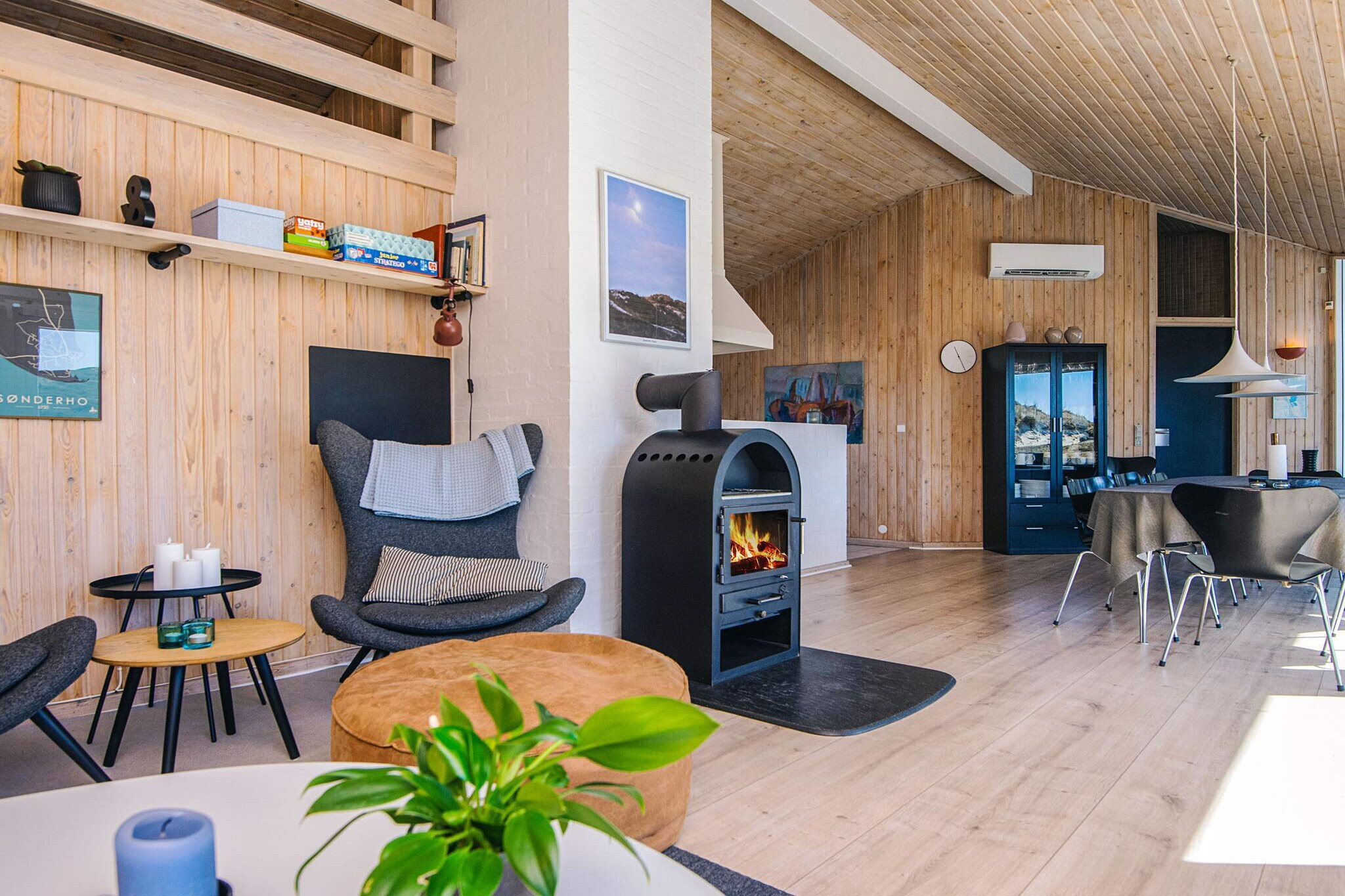 Luxury Retreat by the Beach - Indoor