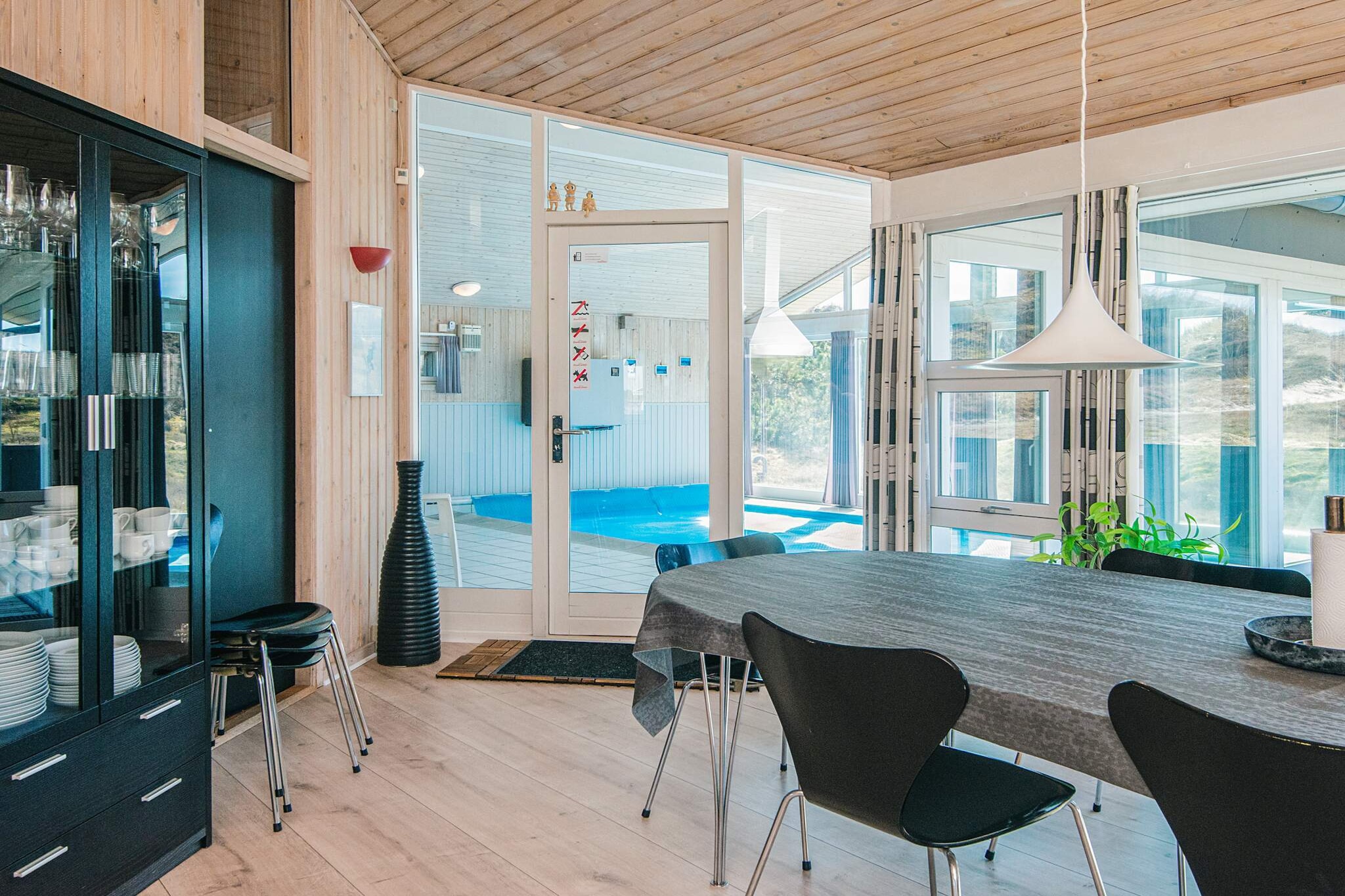 Luxury Retreat by the Beach - Indoor