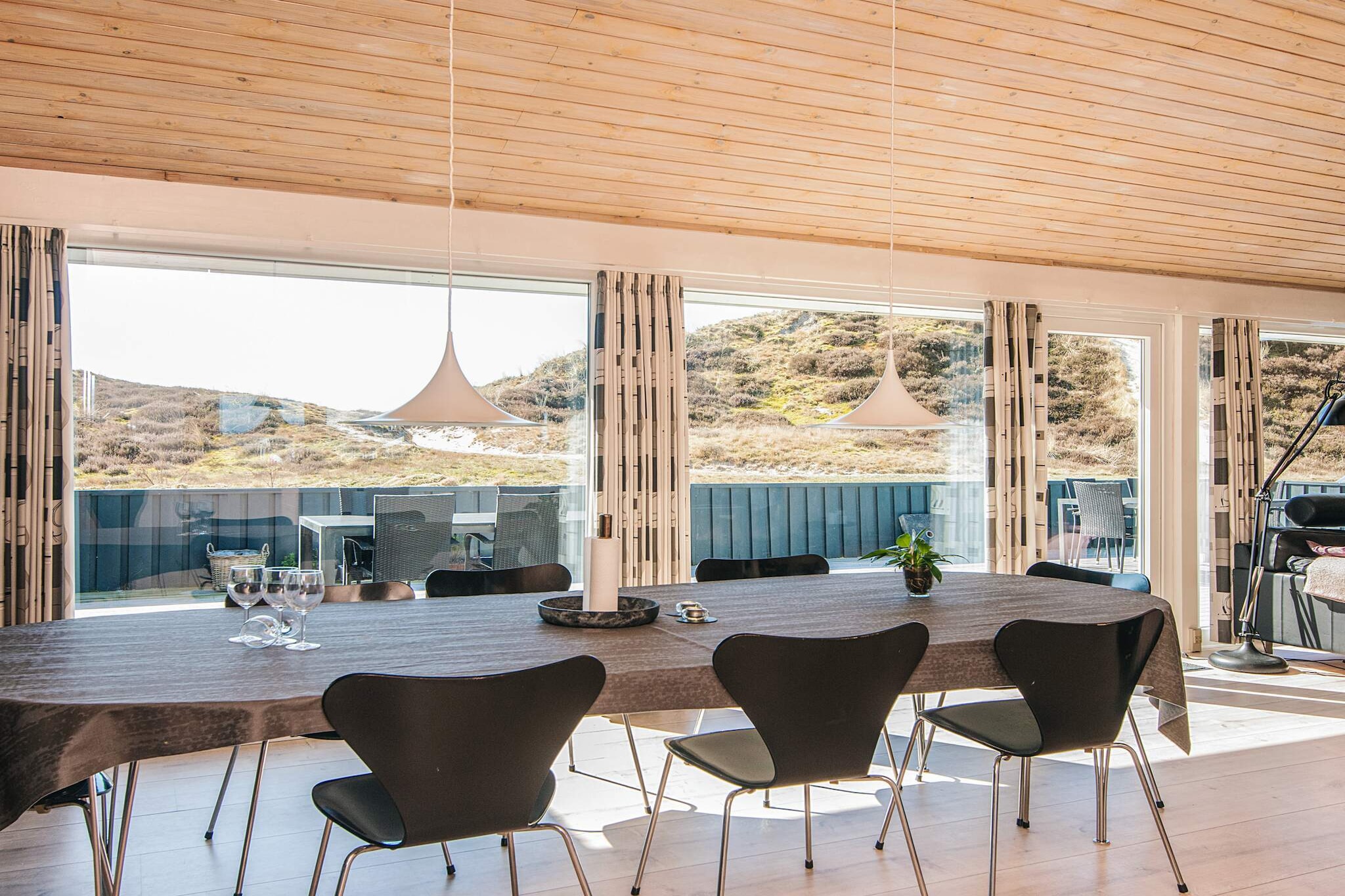 Luxury Retreat by the Beach - Indoor