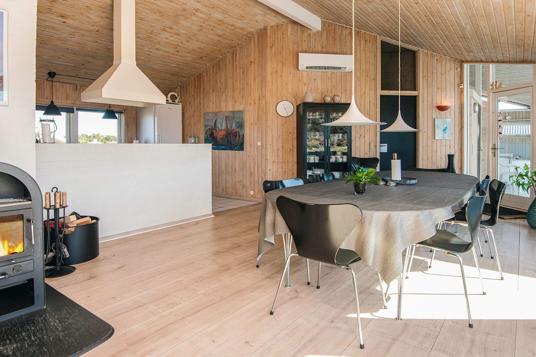 Luxury Retreat by the Beach - Indoor