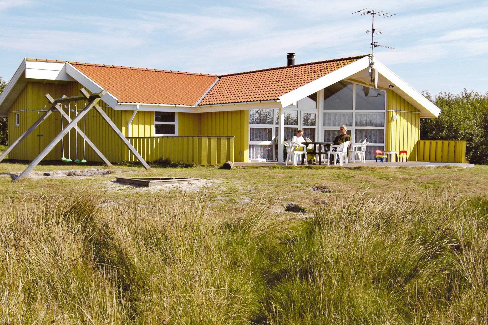 open kitchen(cooker(electric), hood, coffee machine, dishwasher, freezer(1-59L), fridge-freezer), Living/bed room(45 m2)(TV(german television channels, danish TV channels (DR1 and TV2))), bedroom(double bed, children\'s bed, high chair), bedroom(double bed), bedroom(2x single bed), bedroom(2x bunk bed), bathroom(floor heating)(bathtub or shower, washbasin, toilet), bathroom(floor heating)(washbasin, shower, toilet), mezzanine(double folding bed), tumble dryer, Bubble bath(indoor, heated, 3 persons), sauna(indoor, heated, 3 persons), washing machine, heating(electric), terrace, garden furniture, BBQ, air to air heatpump, chromecast