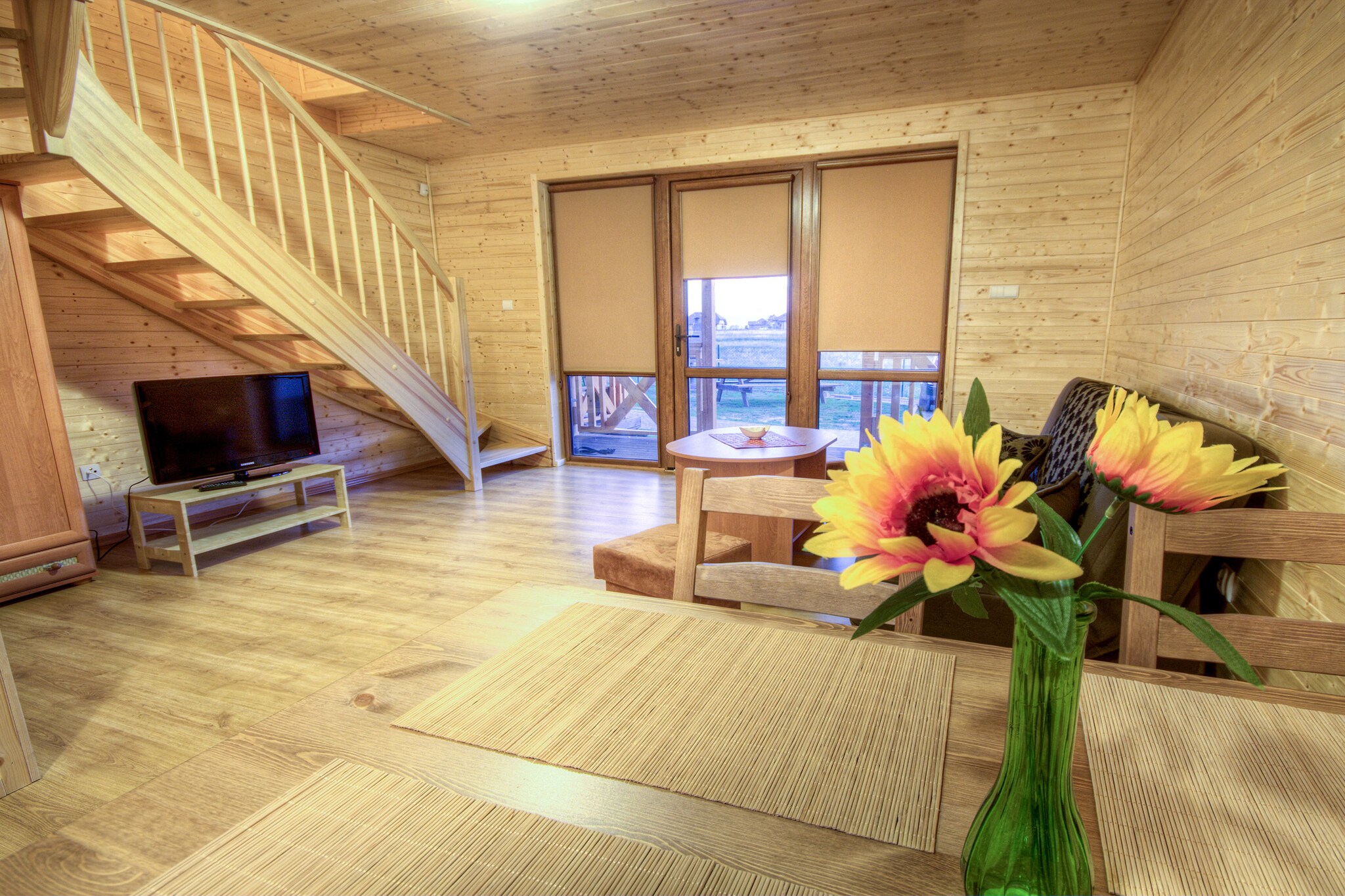 Holiday home located near the sea; ideal for relaxing with family.